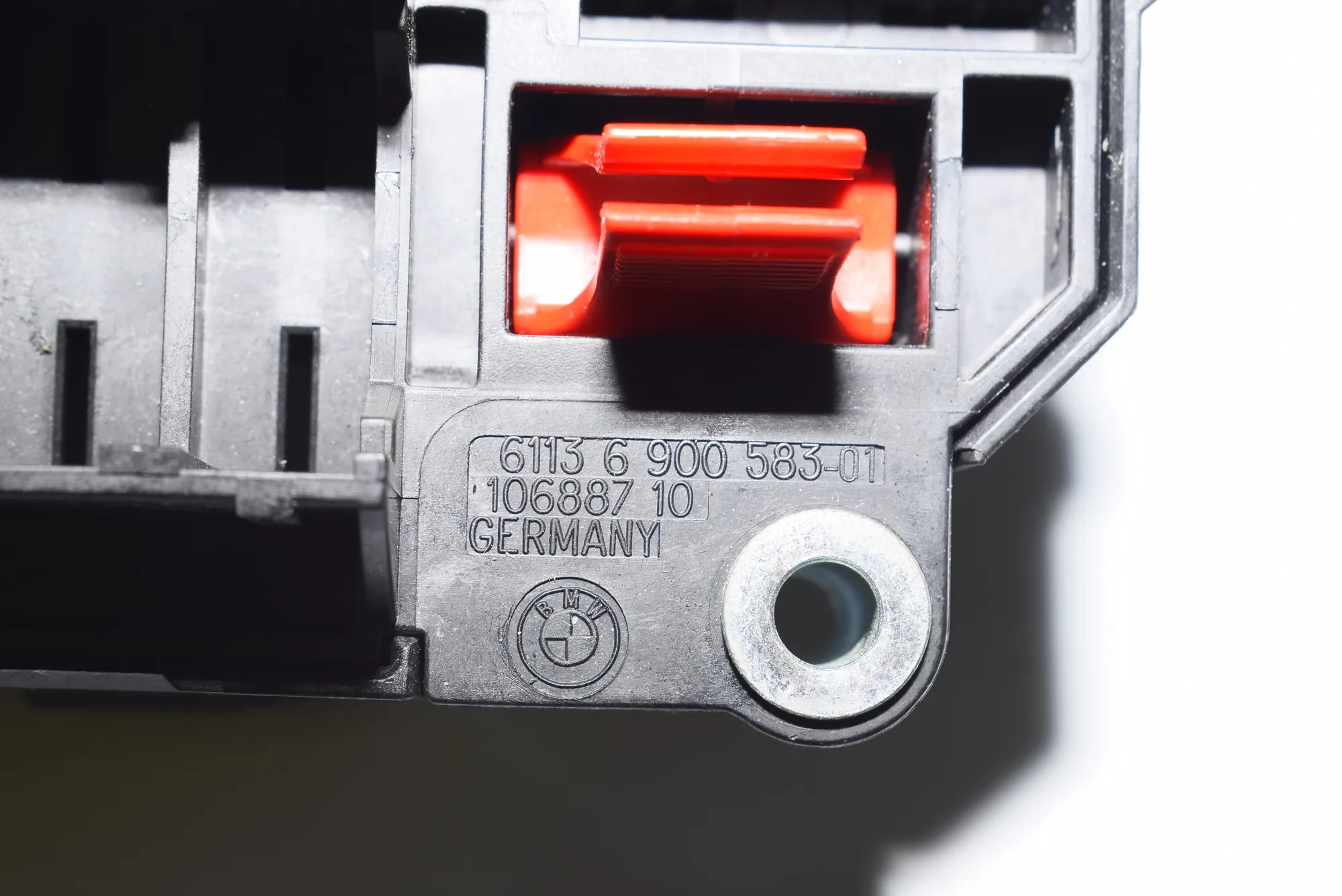 Fuse Box – OEM 6900583 · BMW 7 (E65, E66, E67) 750 i, Li 2005 – 5