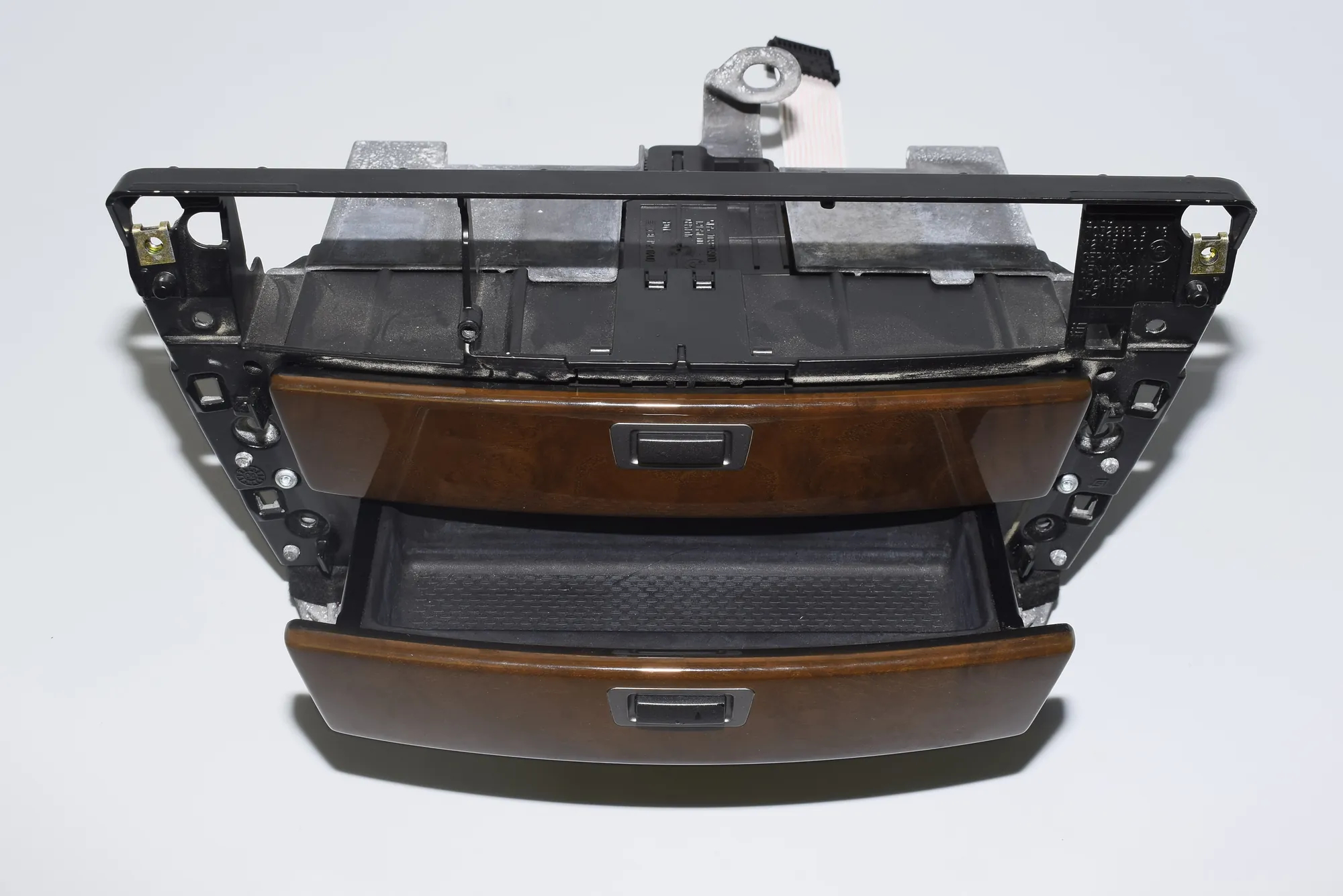 Other Interior Parts – OEM 8261060 · BMW 7 (E65, E66, E67) 750 i, Li 2005 – 5