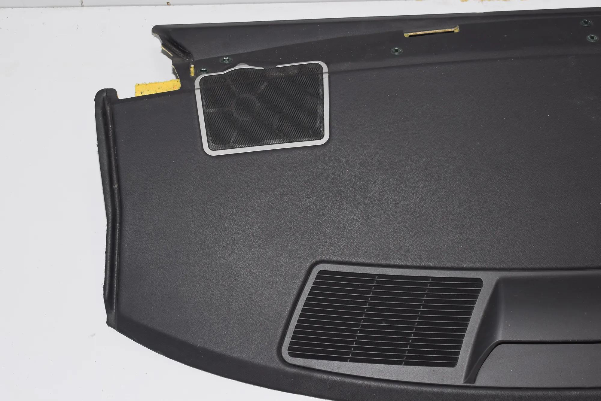 Rear Parcel Shelf – OEM 8236783 · BMW 7 (E65, E66, E67) 750 i, Li 2005 – 2