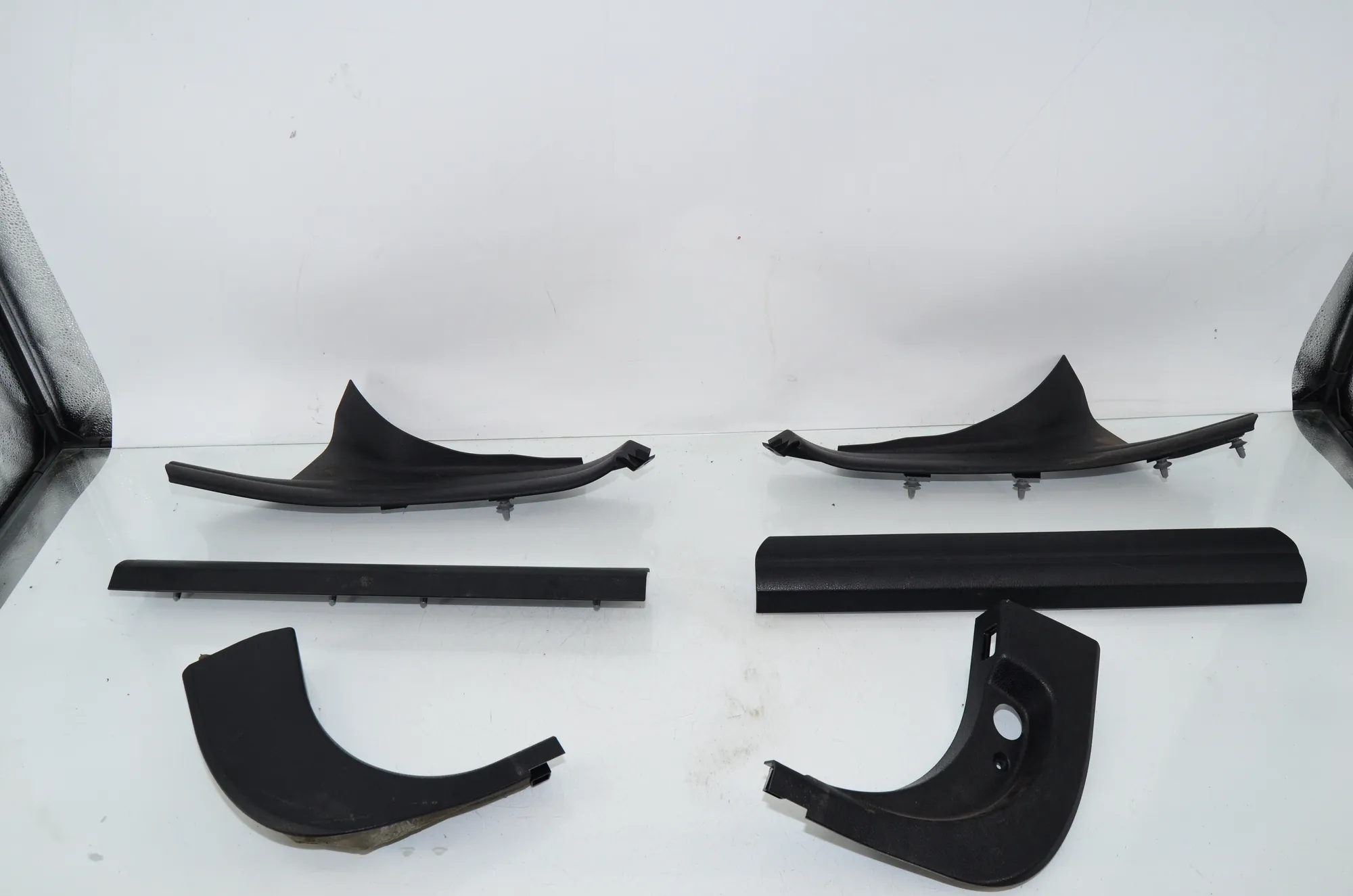 Front Right Interior Step Trim – OEM 9162736 · BMW 5 Touring (F11) 530 d xDrive 2011