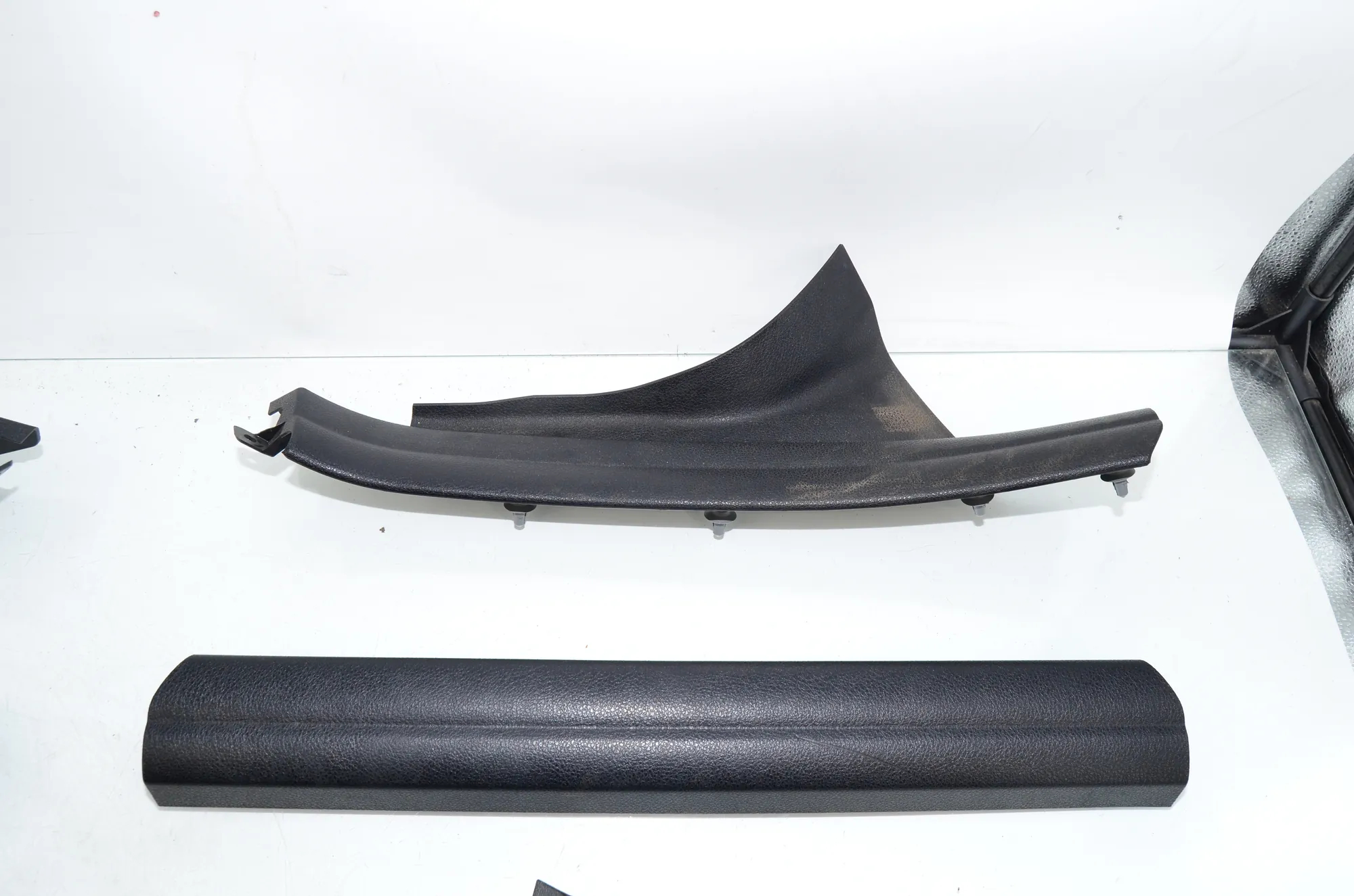 Front Right Interior Step Trim – OEM 9162736 · BMW 5 Touring (F11) 530 d xDrive 2011 – 4