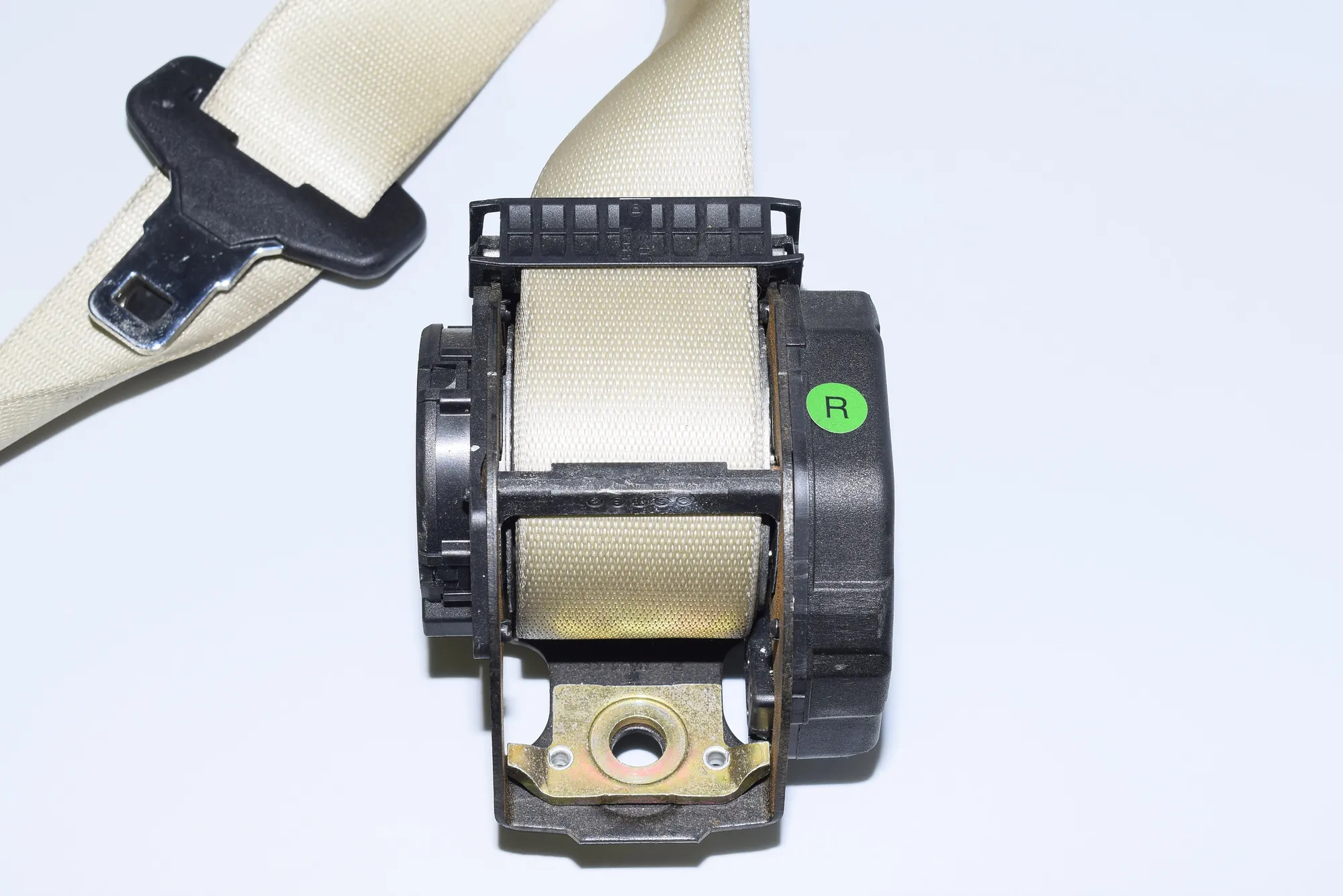 Rear Right Seatbelt – OEM 7153328 · BMW 7 (E65, E66, E67) 750 i, Li 2005 – 4