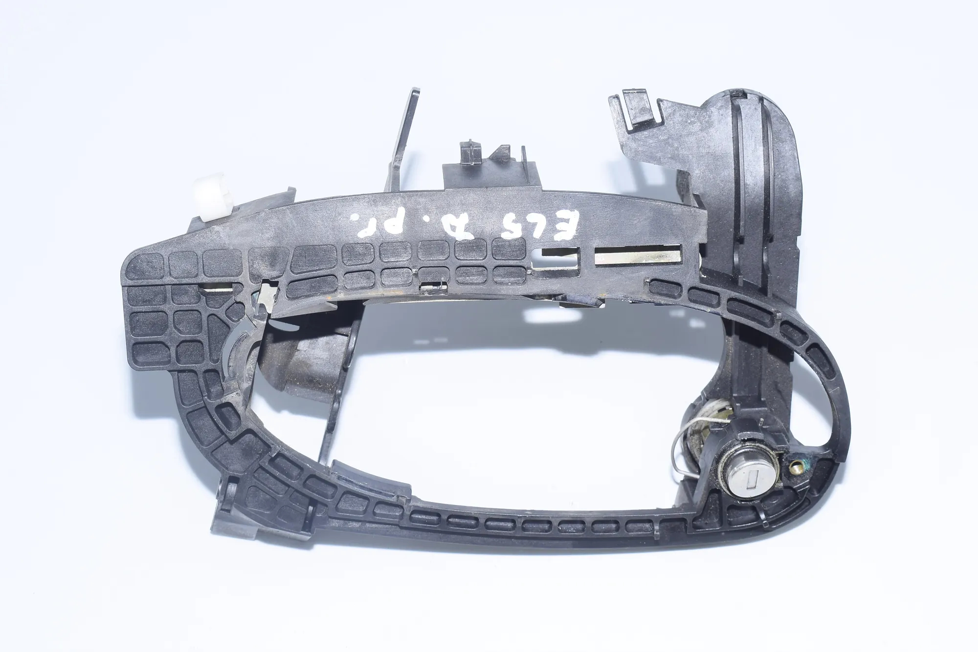 Front Right Door Interior Handle Frame – OEM 7013702 · BMW 7 (E65, E66, E67) 750 i, Li 2005