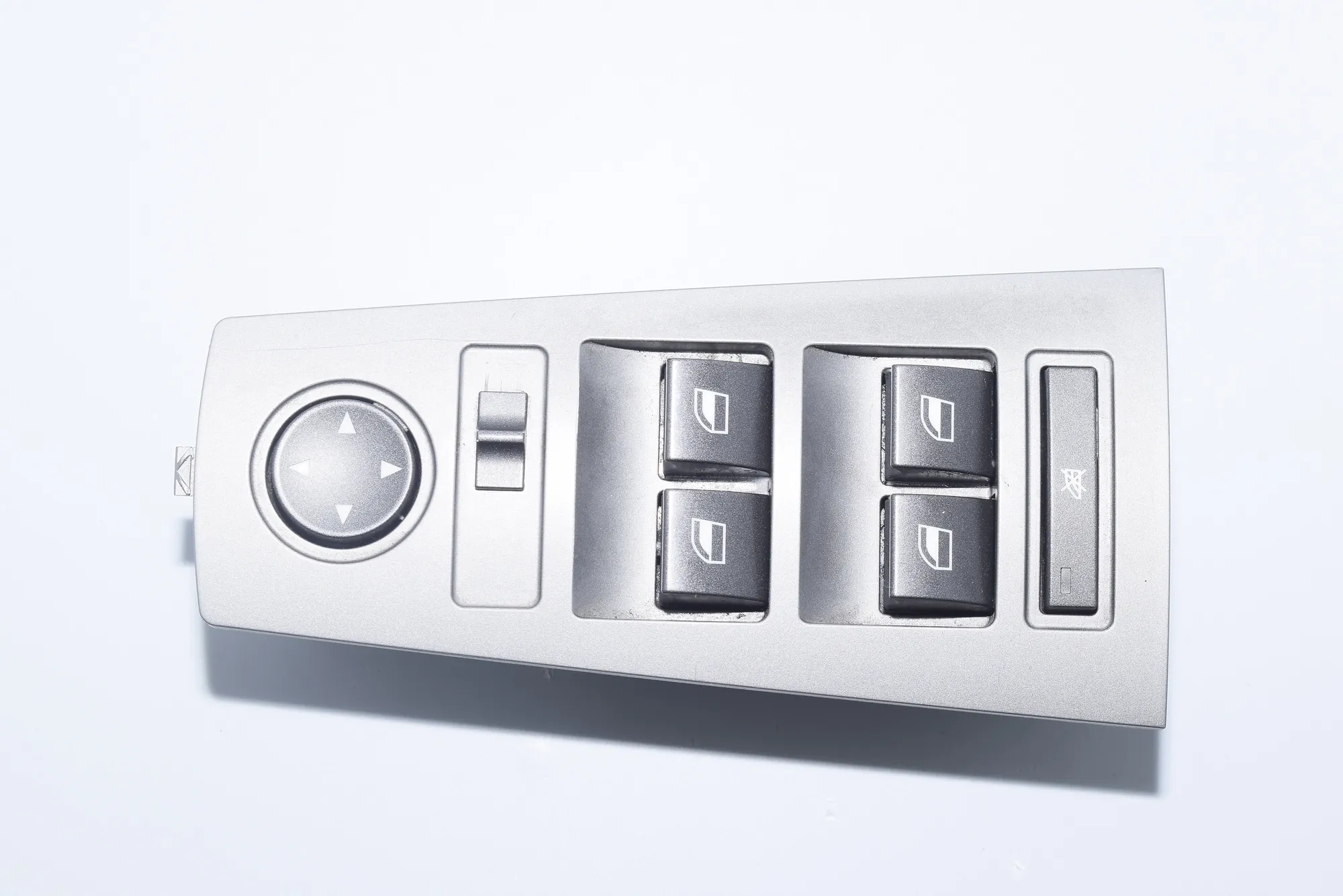 Front Right Door Window Switch – OEM 6943057 · BMW 7 (E65, E66, E67) 750 i, Li 2005 – 6