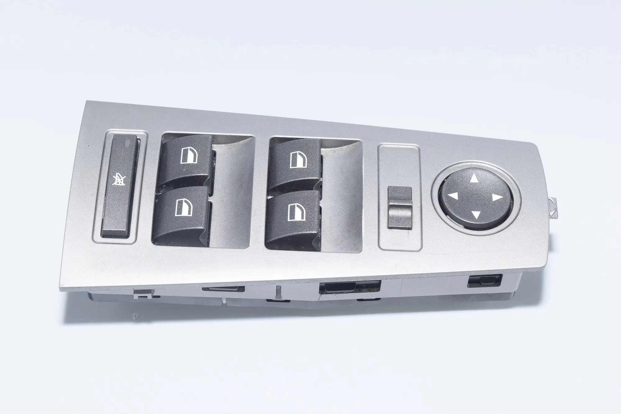 Front Right Door Window Switch – OEM 6943057 · BMW 7 (E65, E66, E67) 750 i, Li 2005