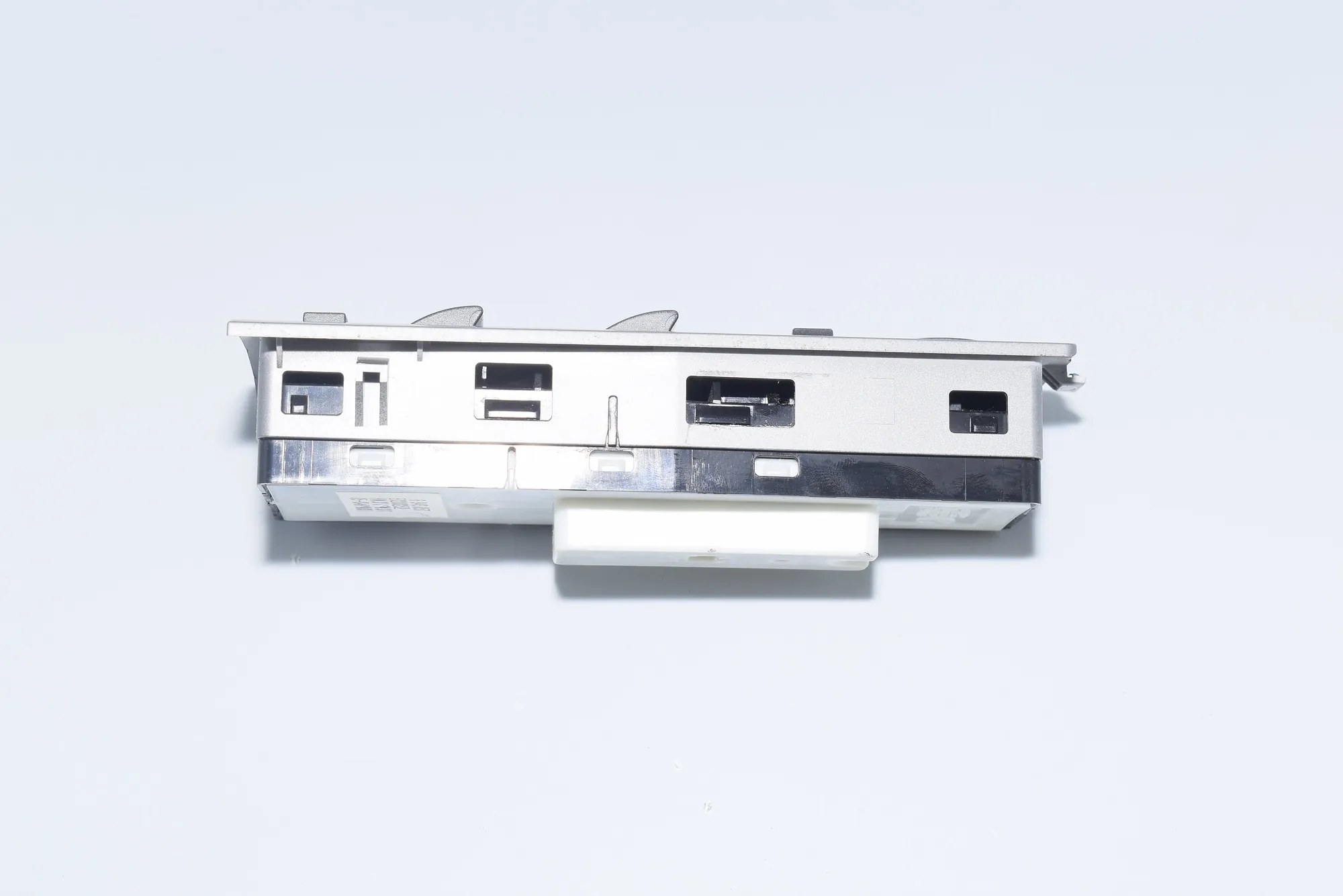 Front Right Door Window Switch – OEM 6943057 · BMW 7 (E65, E66, E67) 750 i, Li 2005 – 2