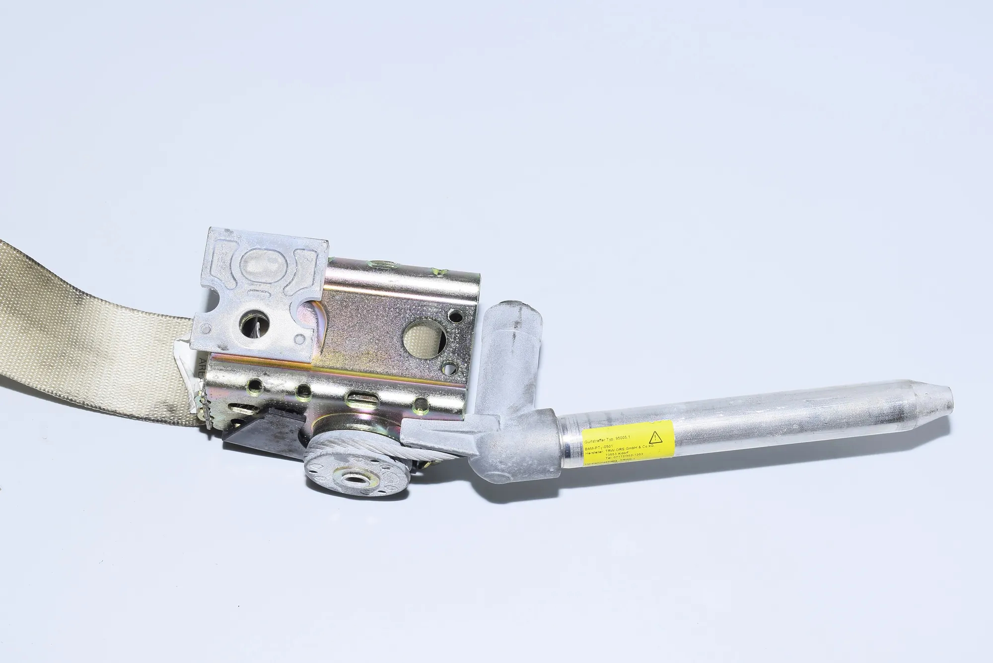 Rear Left Seatbelt – OEM 7037835 · BMW 7 (E65, E66, E67) 750 i, Li 2005 – 3