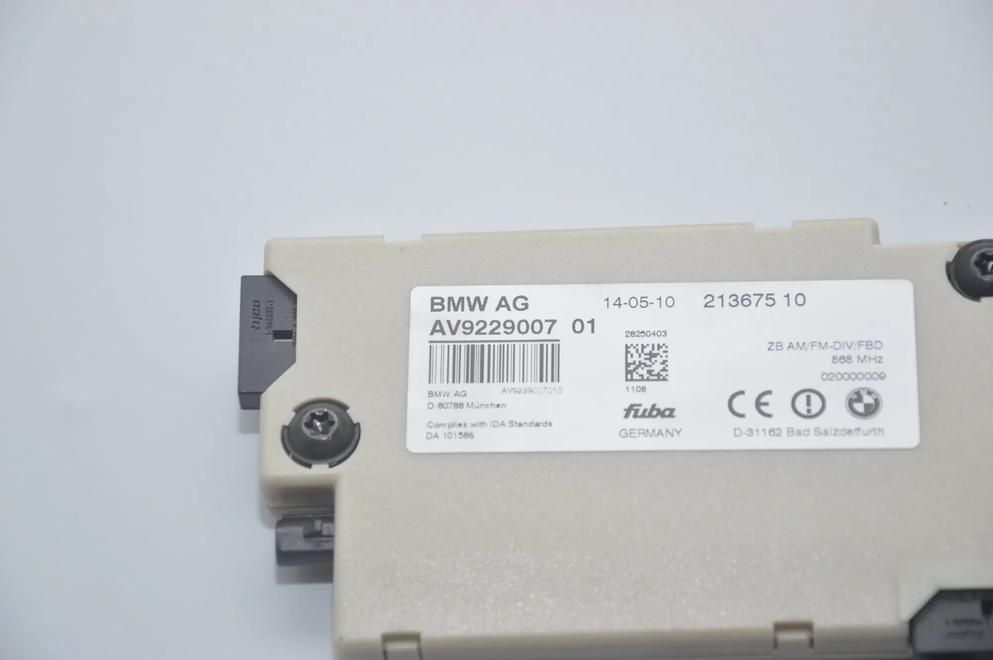 Antenna – OEM 9229007 · BMW 5 (F10) 520 d 2010 – 5
