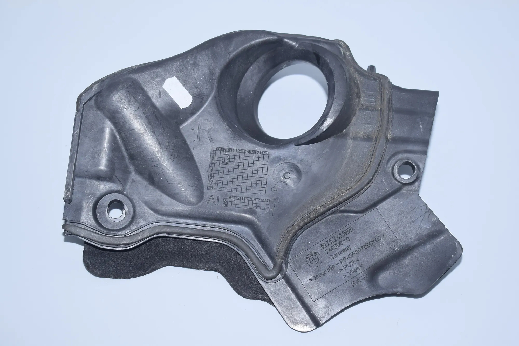 Other Engine Compartment Parts – OEM 7211900 · BMW 5 (F10) 520 d 2010