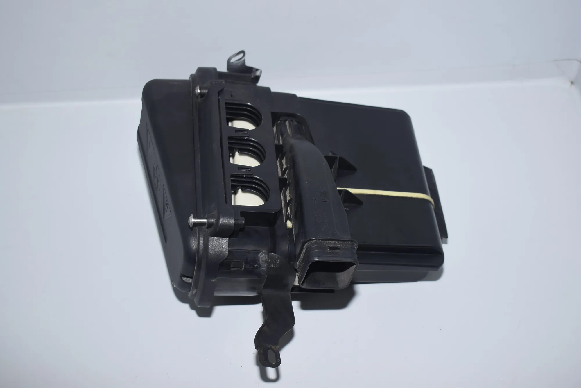 Other Engine Compartment Parts – OEM 7555193 · BMW 5 (F10) 520 d 2010 – 5