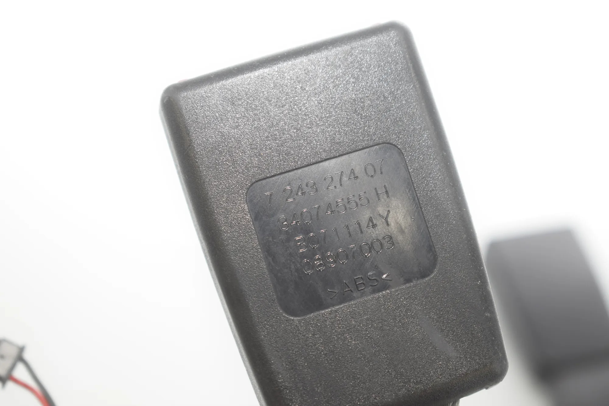 Rear Right Seat Buckle – OEM 7243274 · BMW 5 (F10) 530 d 2014 – 3