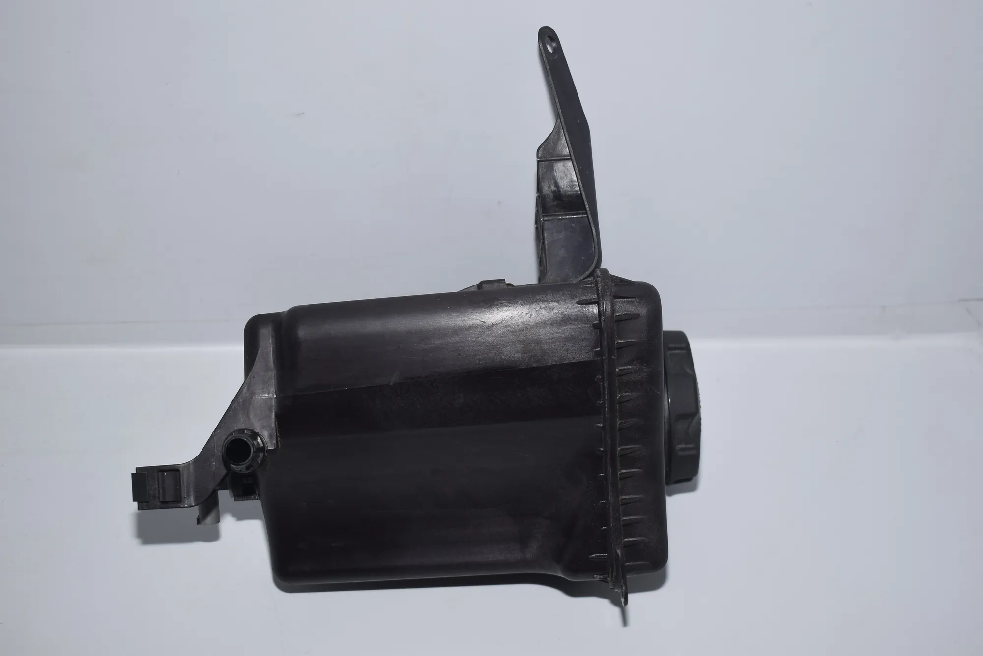 Expansion Tank – OEM 7806038 · BMW 5 (F10) 520 d 2010 – 3