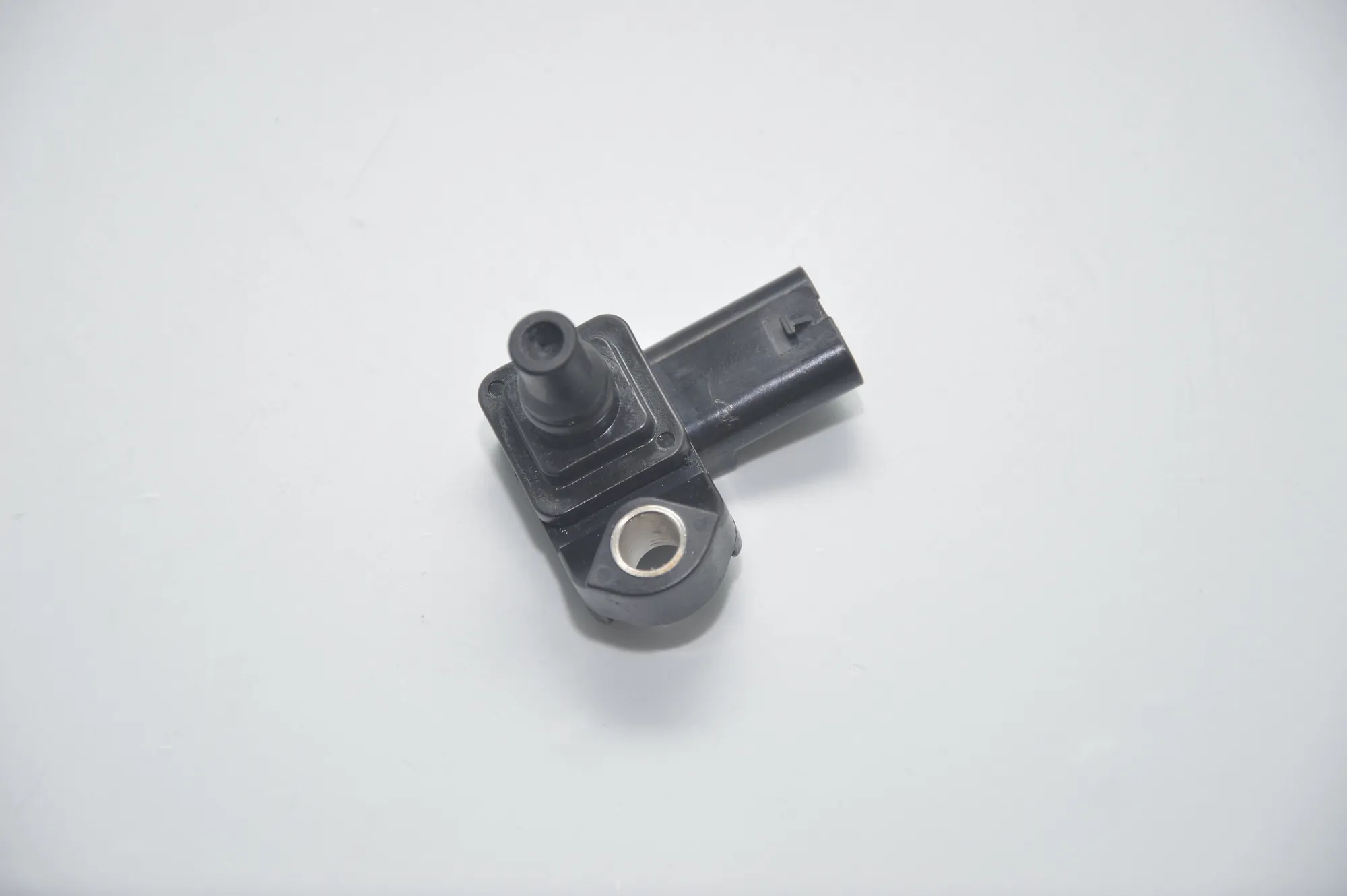 Intake Manifold Pressure Sensor – OEM 7804742 · BMW 5 (F10) 520 d 2010 – 3