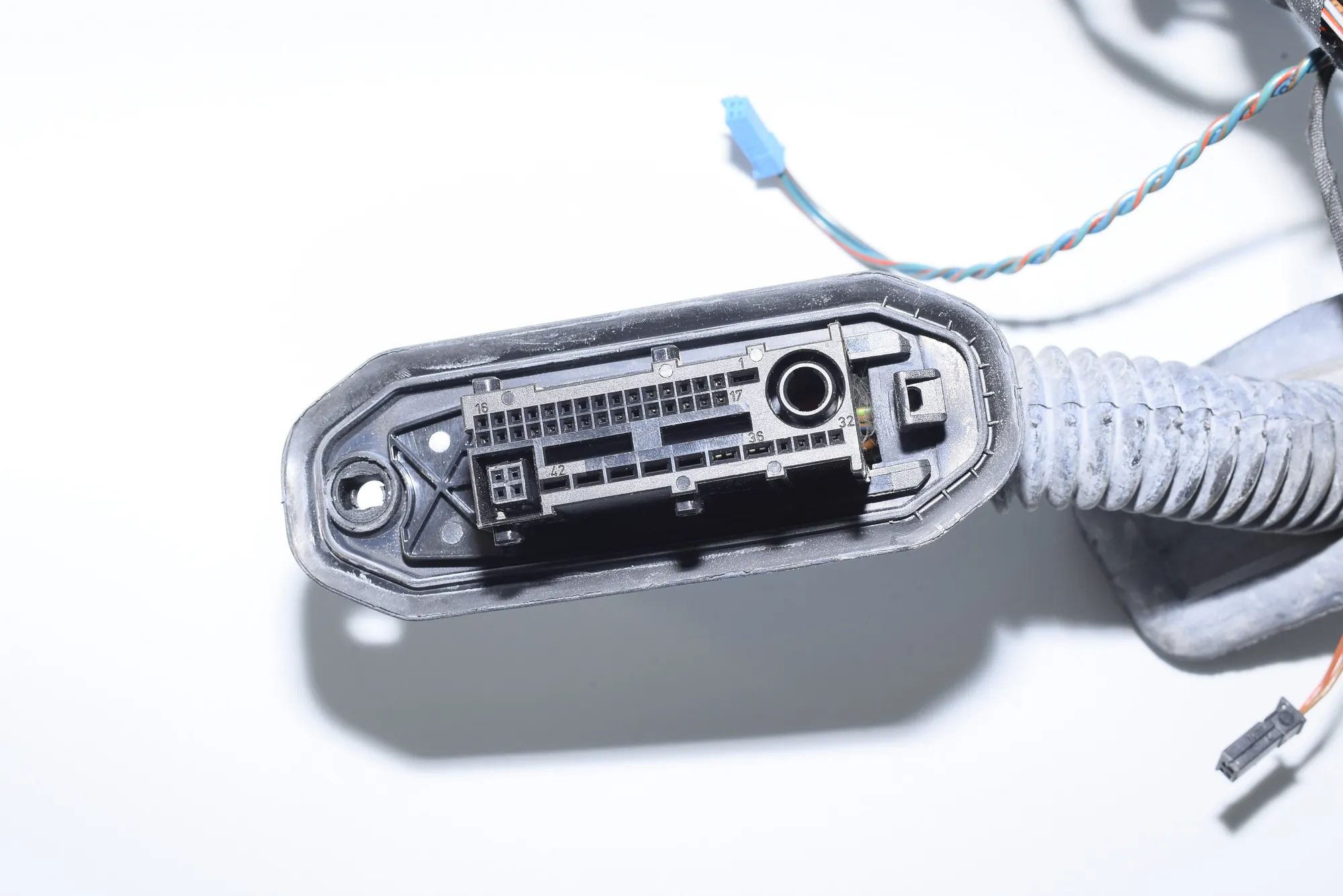 Front Left Door Wiring – OEM 9240882 · BMW 5 (F10) 520 d 2010 – 4