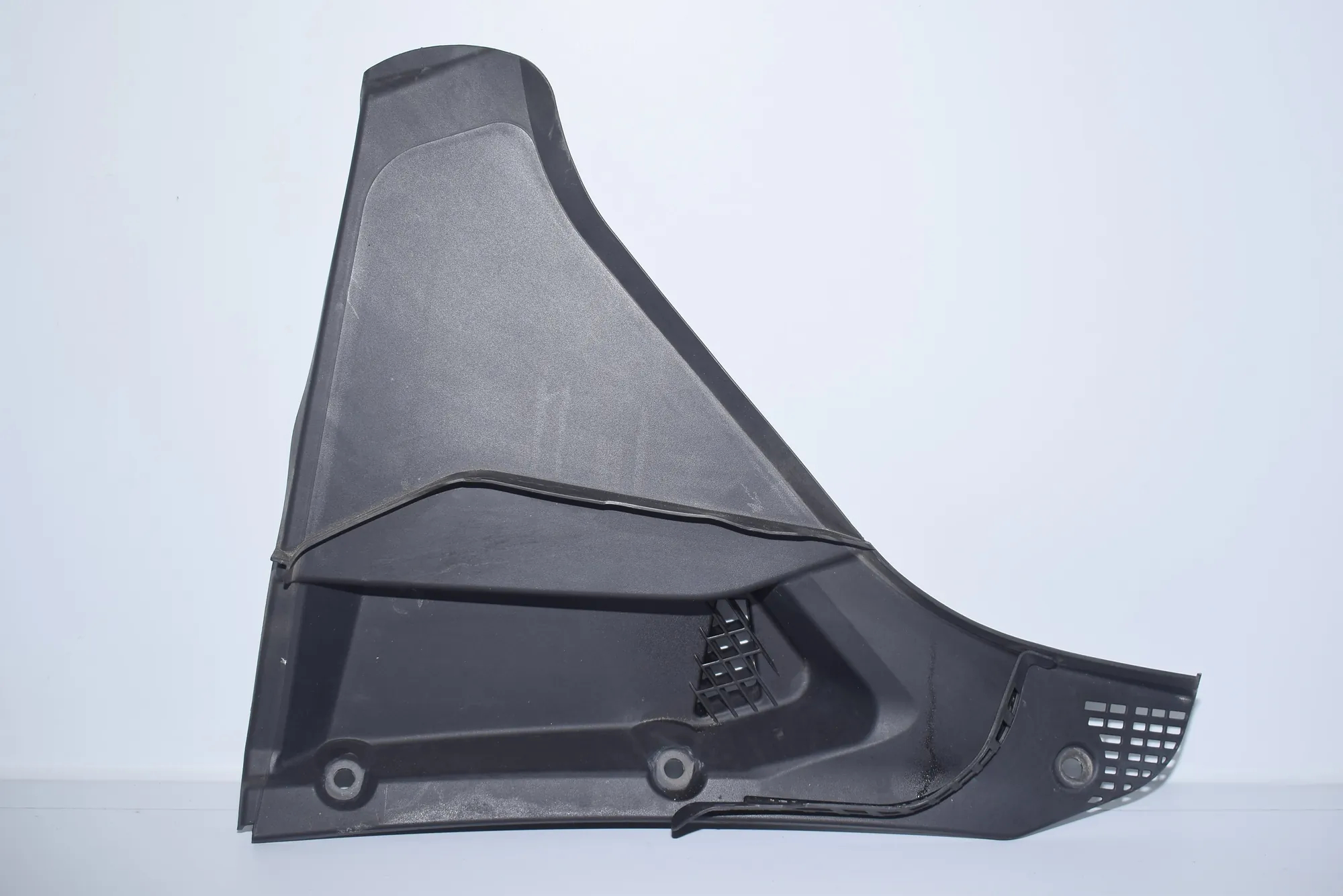 Front Wiper Cowl Trim – OEM 6987606 · BMW 5 (F10) 520 d 2010 – 2