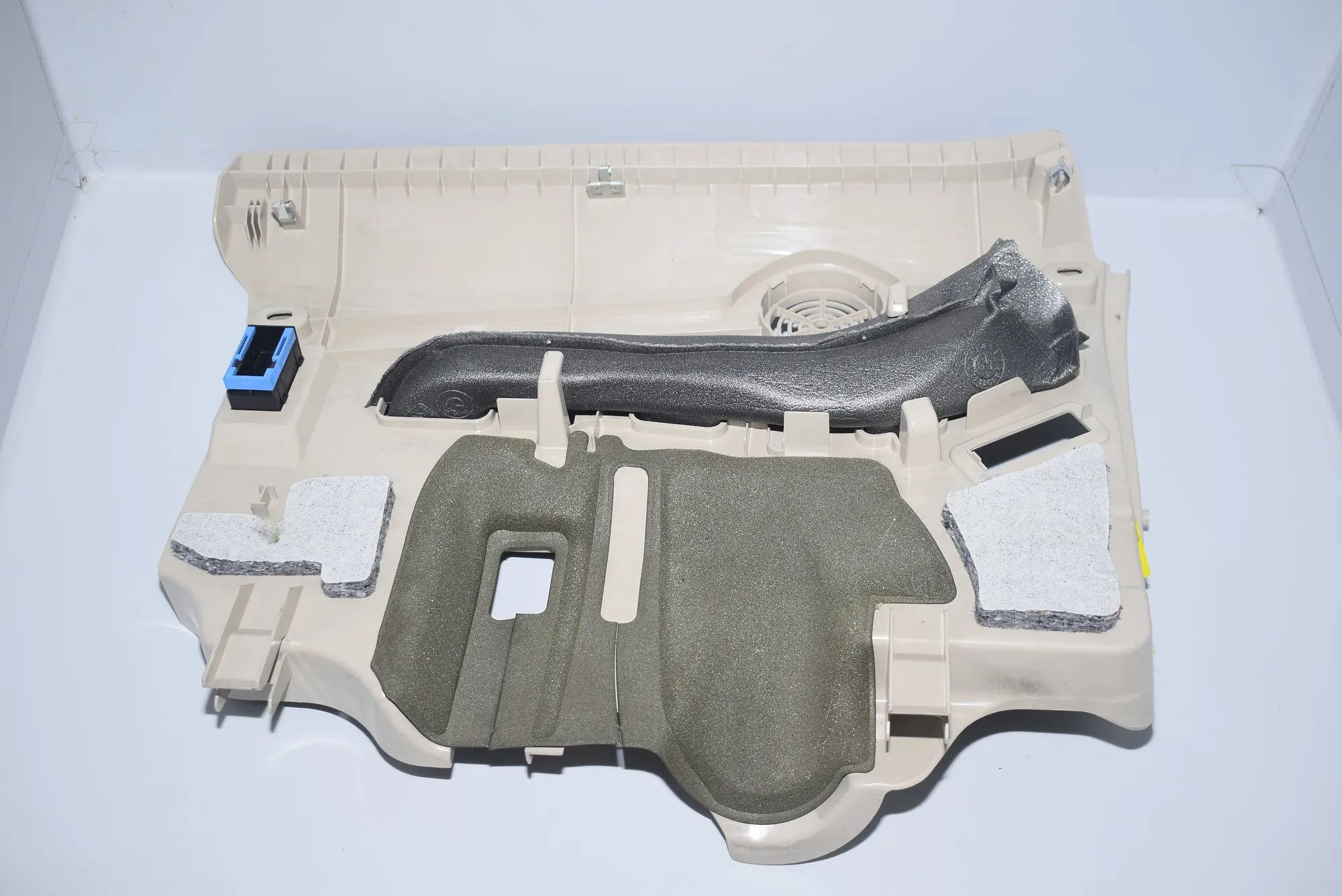 Other Interior Parts – OEM 9193009 · BMW 5 (F10) 520 d 2010 – 4