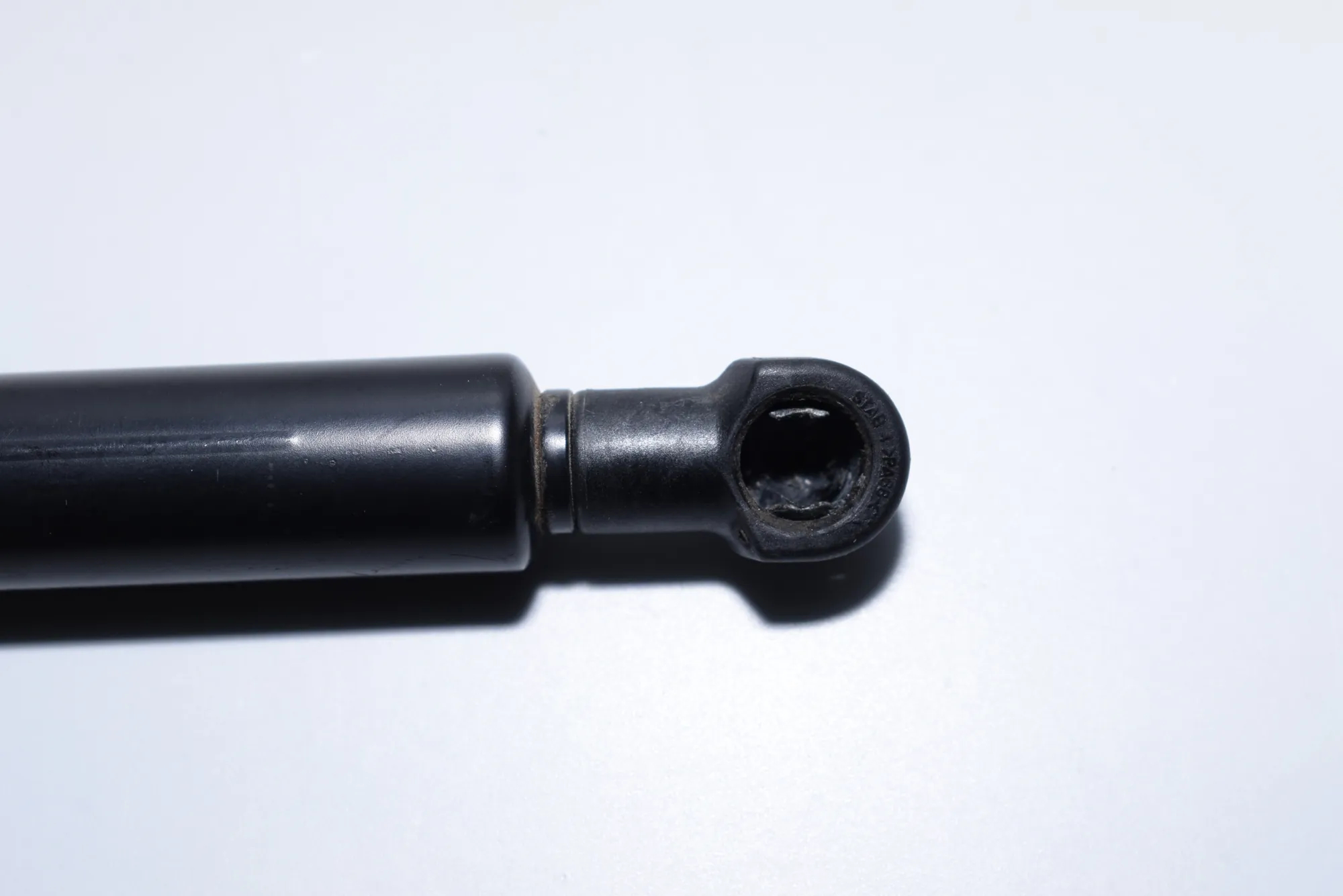 Front Right Bonnet Strut – OEM 7129190 · BMW 3 Coupe (E92) 320 d 2010 – 5