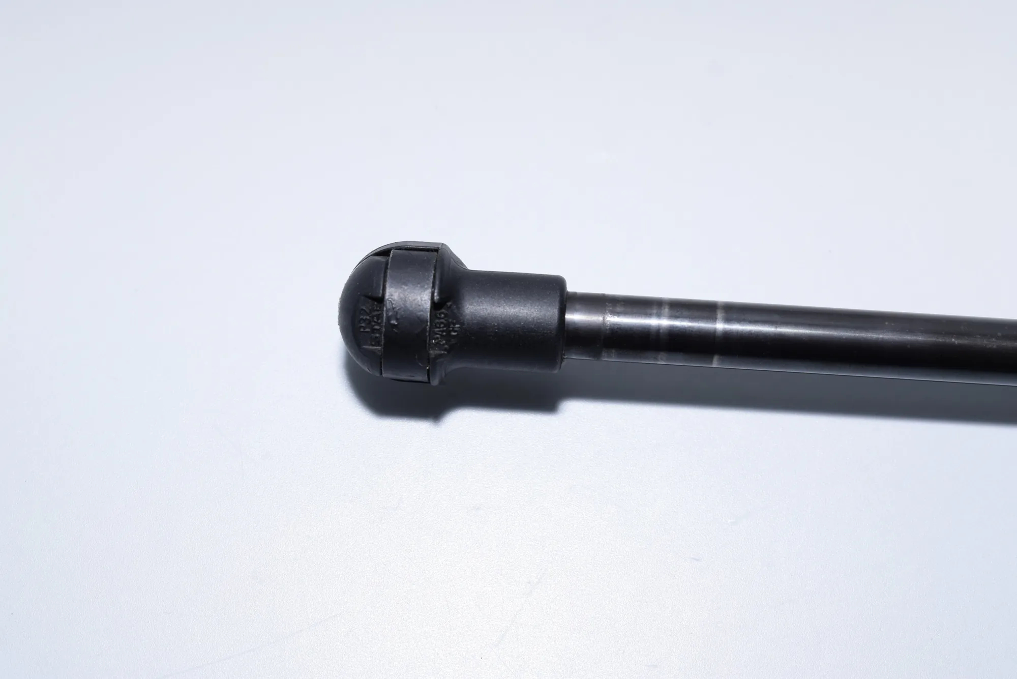 Front Right Bonnet Strut – OEM 7129190 · BMW 3 Coupe (E92) 320 d 2010 – 4