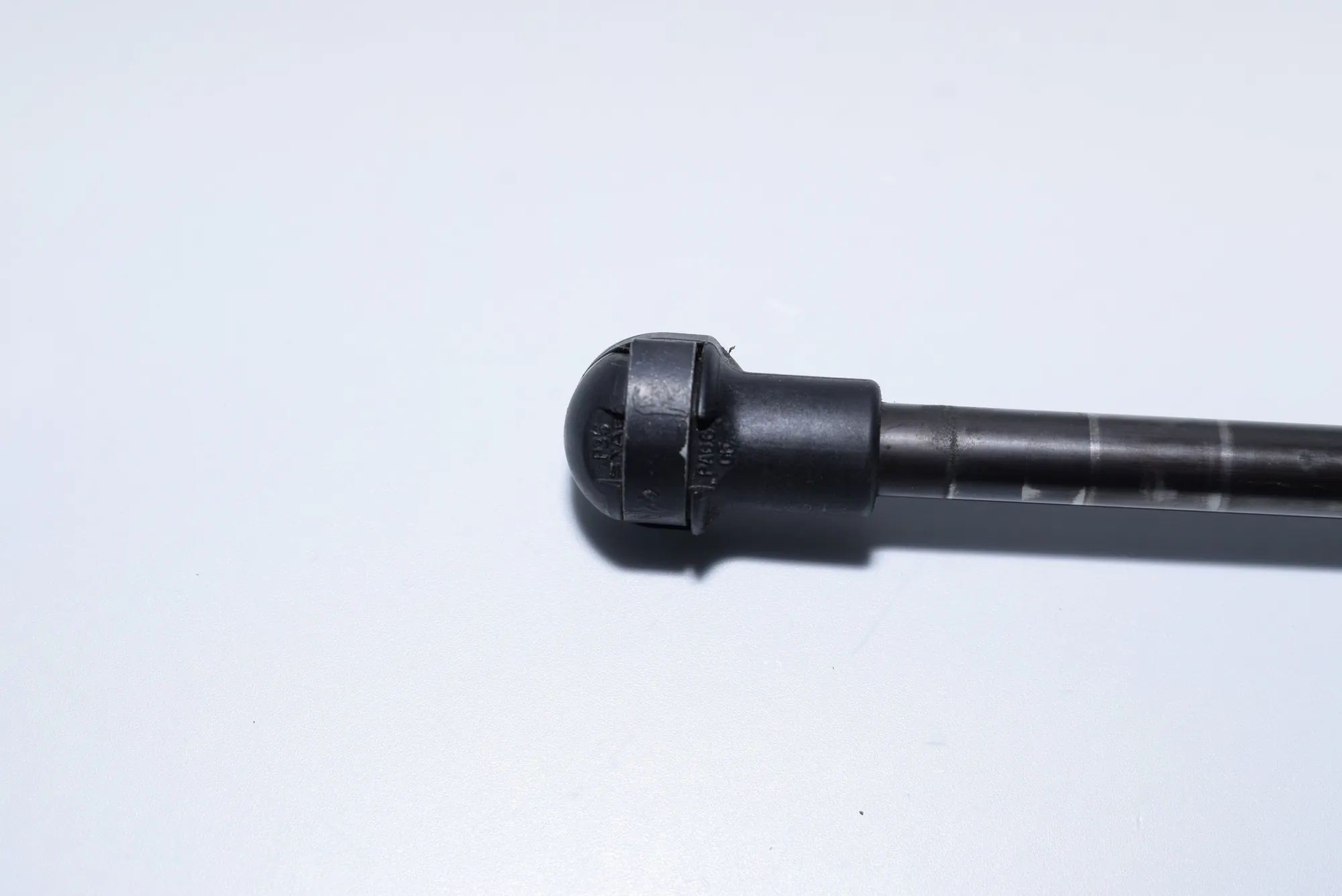 Front Left Bonnet Strut – OEM 7129190 · BMW 3 Coupe (E92) 320 d 2010 – 6