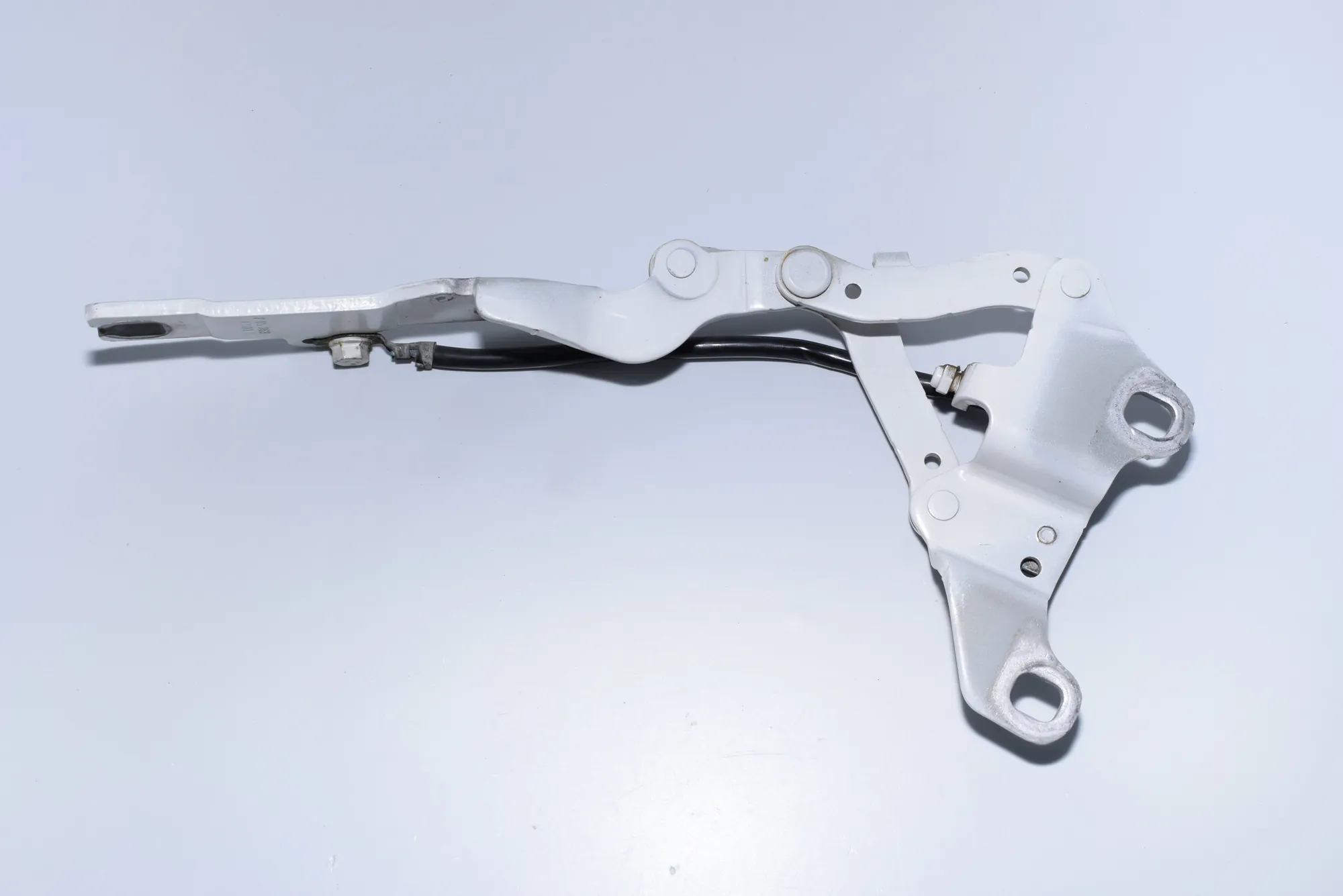Front Left Bonnet Hinge – OEM 7115263 · BMW 3 Coupe (E92) 320 d 2010 – 4