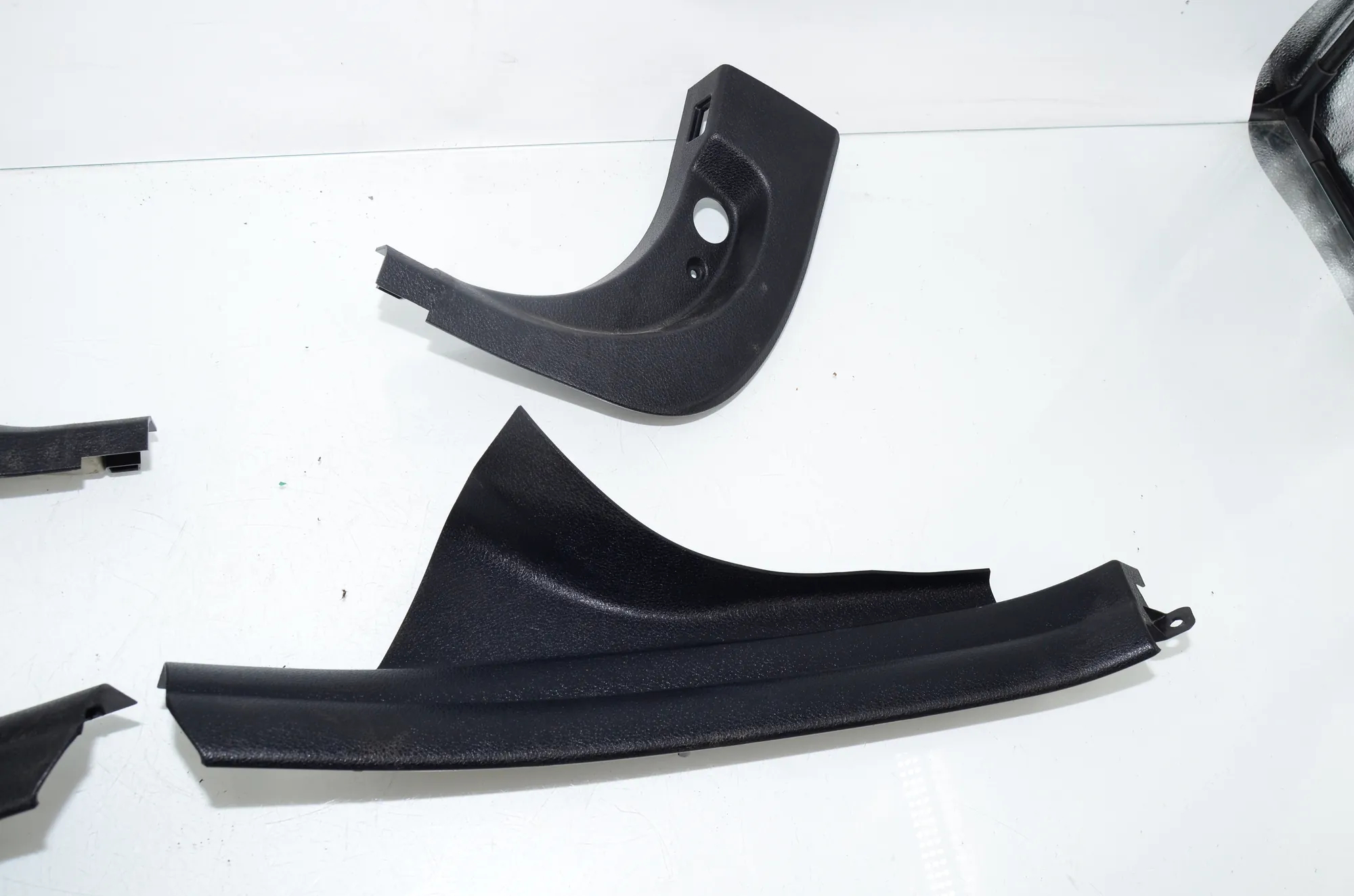 Front Right Interior Step Trim – OEM 9162735 · BMW 5 (F10) 530 d 2014 – 3