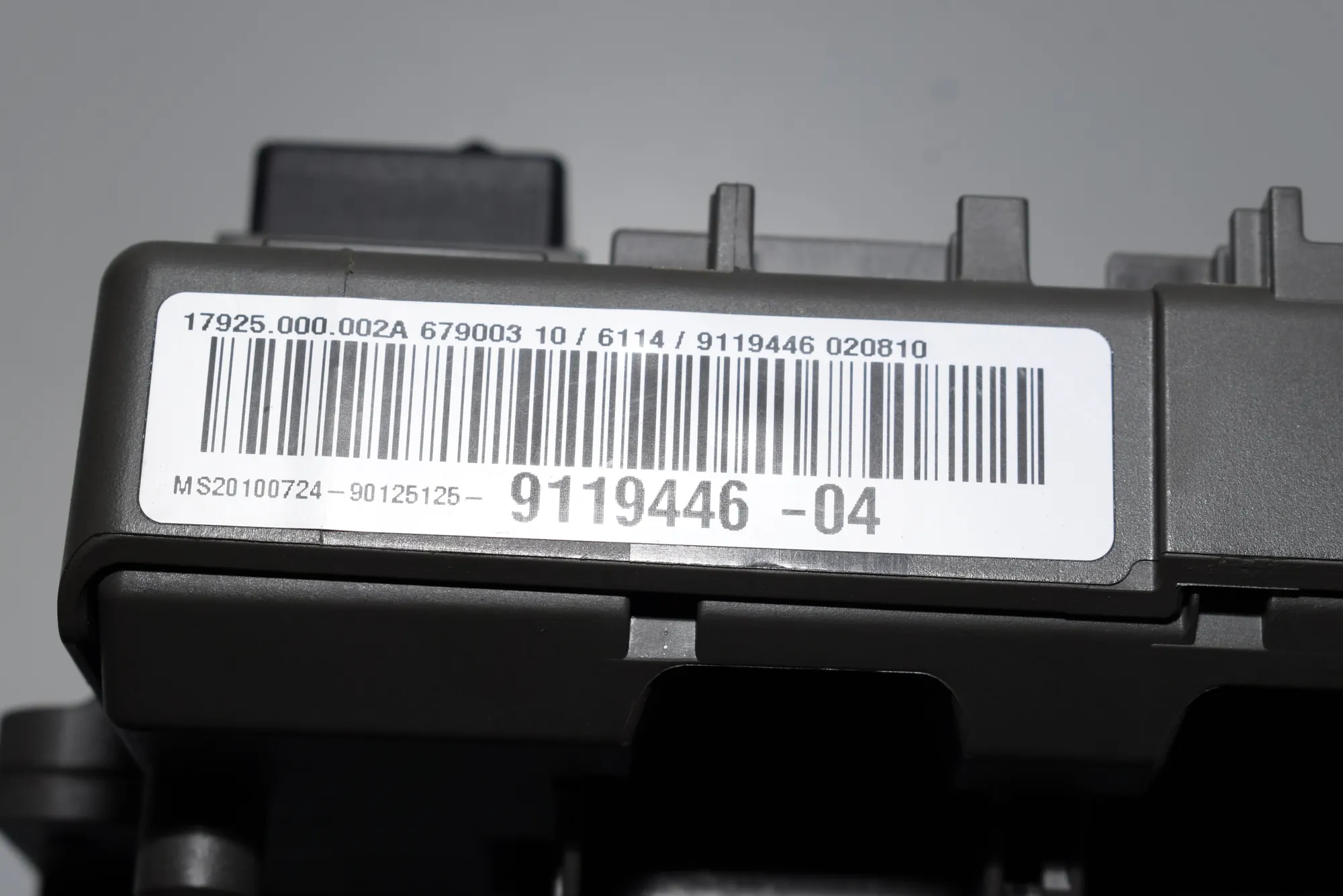 Fuse Box – OEM 9119446 · BMW 3 Coupe (E92) 320 d 2010 – 5