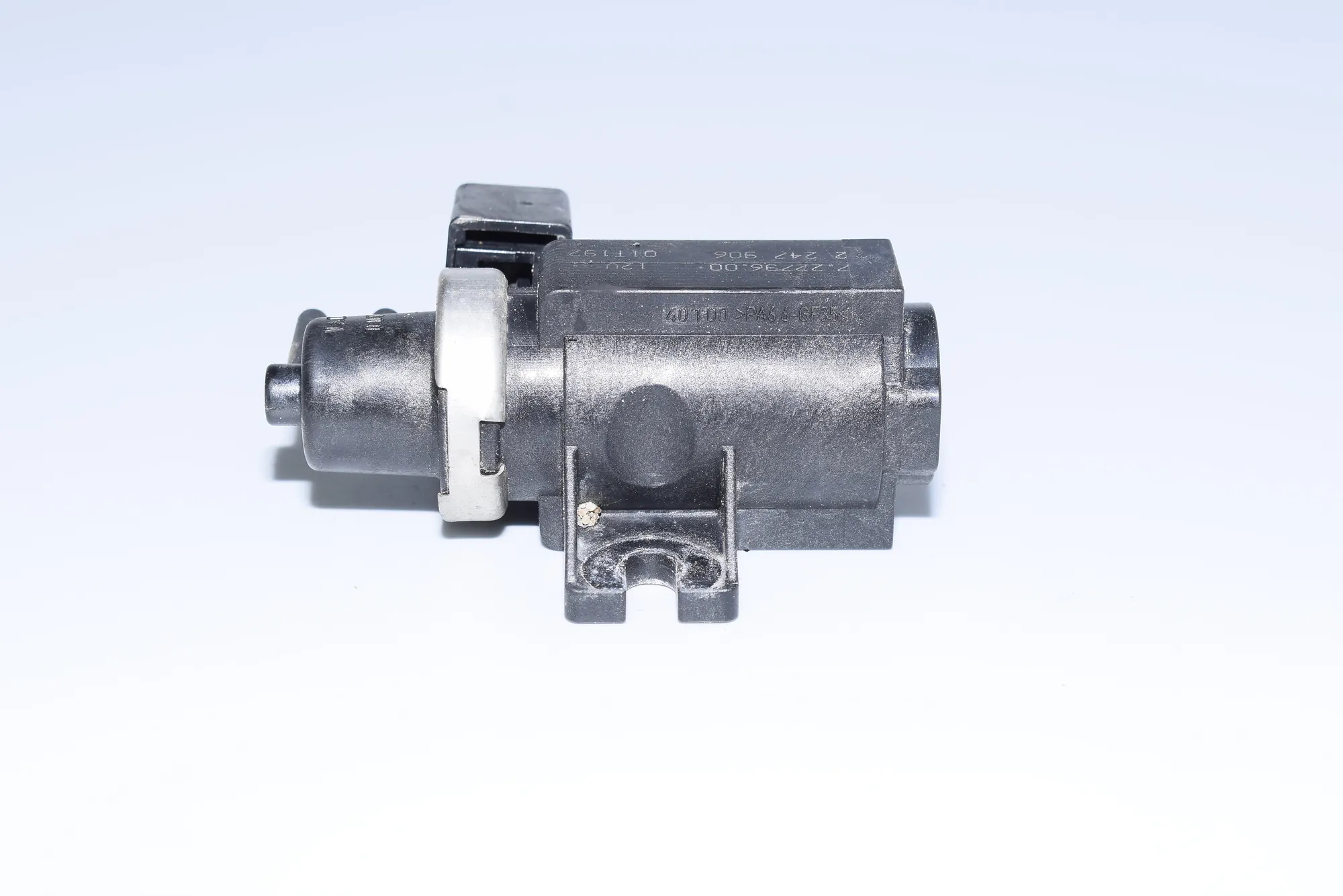 Solenoid Valve – OEM 2247906 · BMW 5 (E39) 530 d 2001 – 3