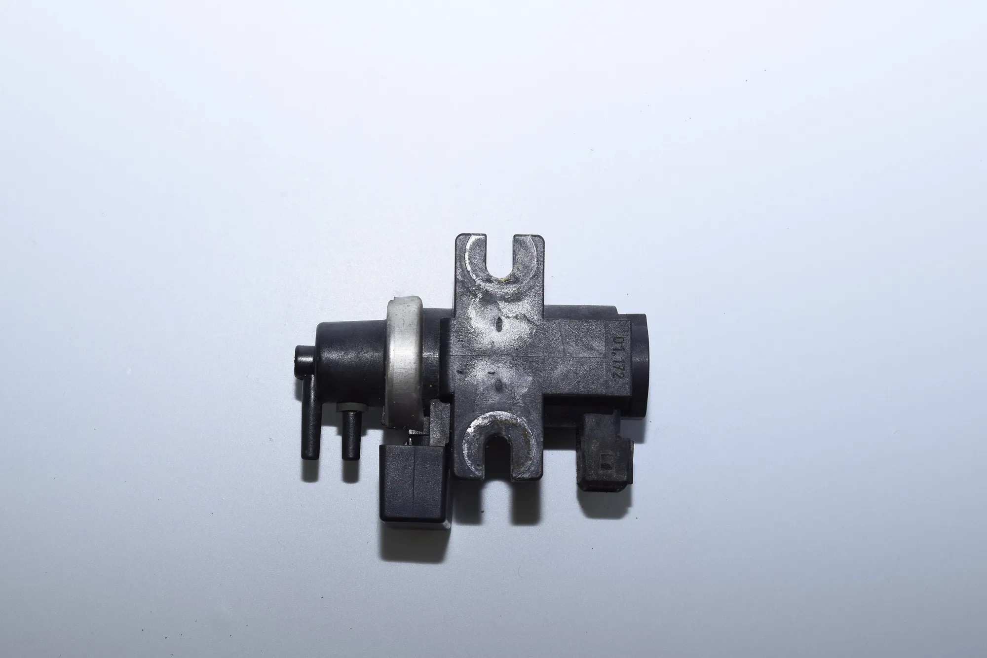Solenoid Valve – OEM 2247906 · BMW 5 (E39) 530 d 2001 – 5