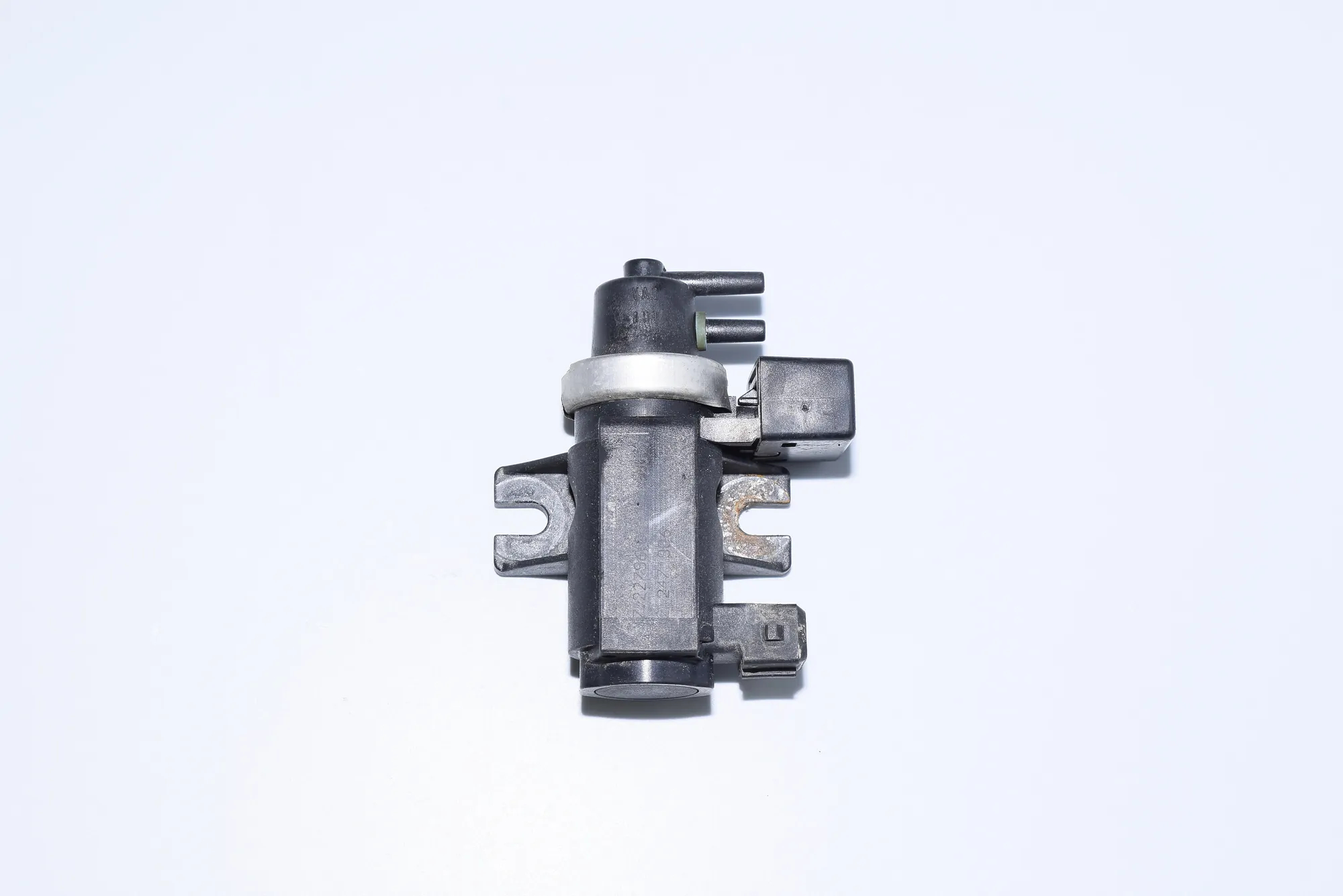 Solenoid Valve – OEM 2247906 · BMW 5 (E39) 530 d 2001