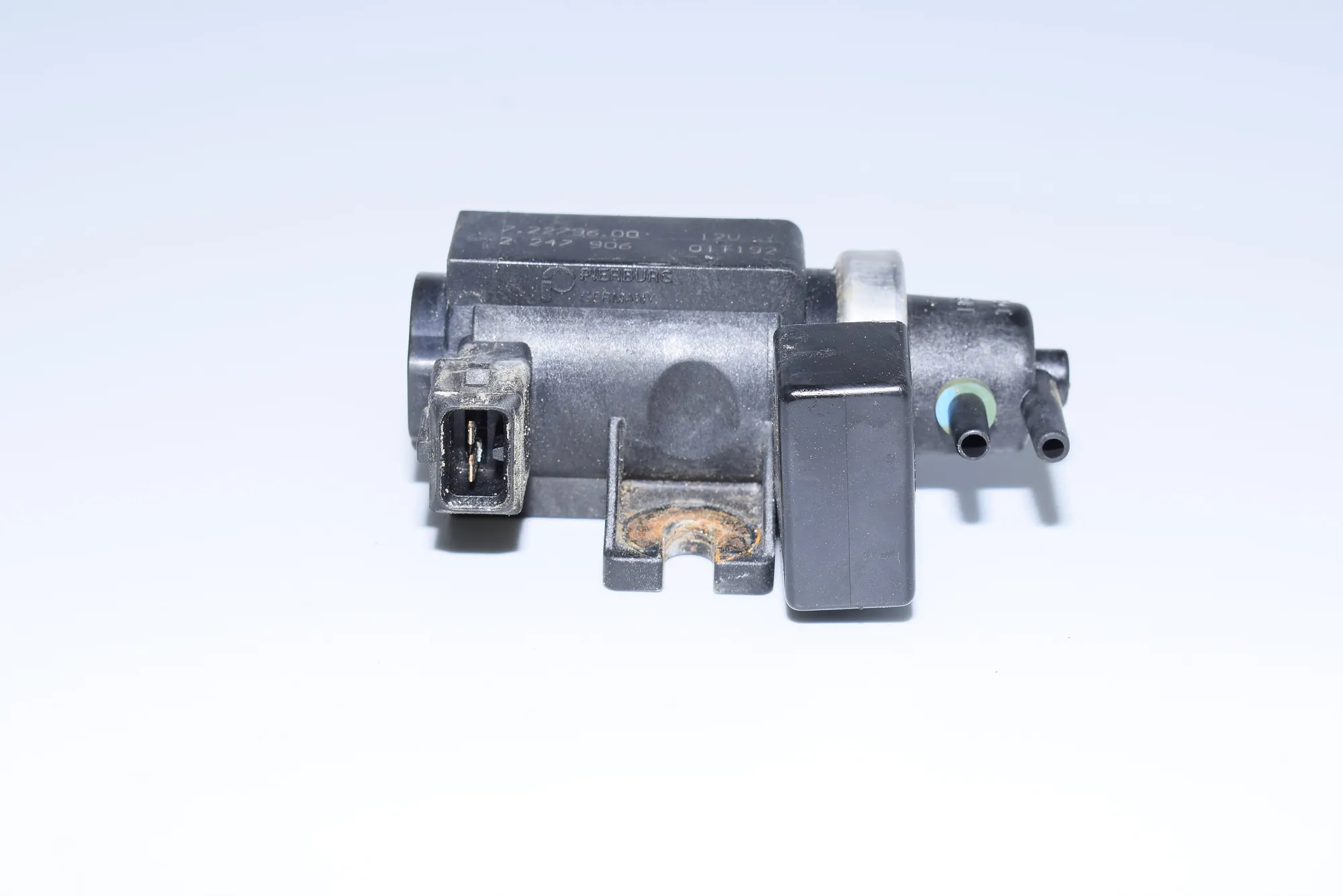 Solenoid Valve – OEM 2247906 · BMW 5 (E39) 530 d 2001 – 2