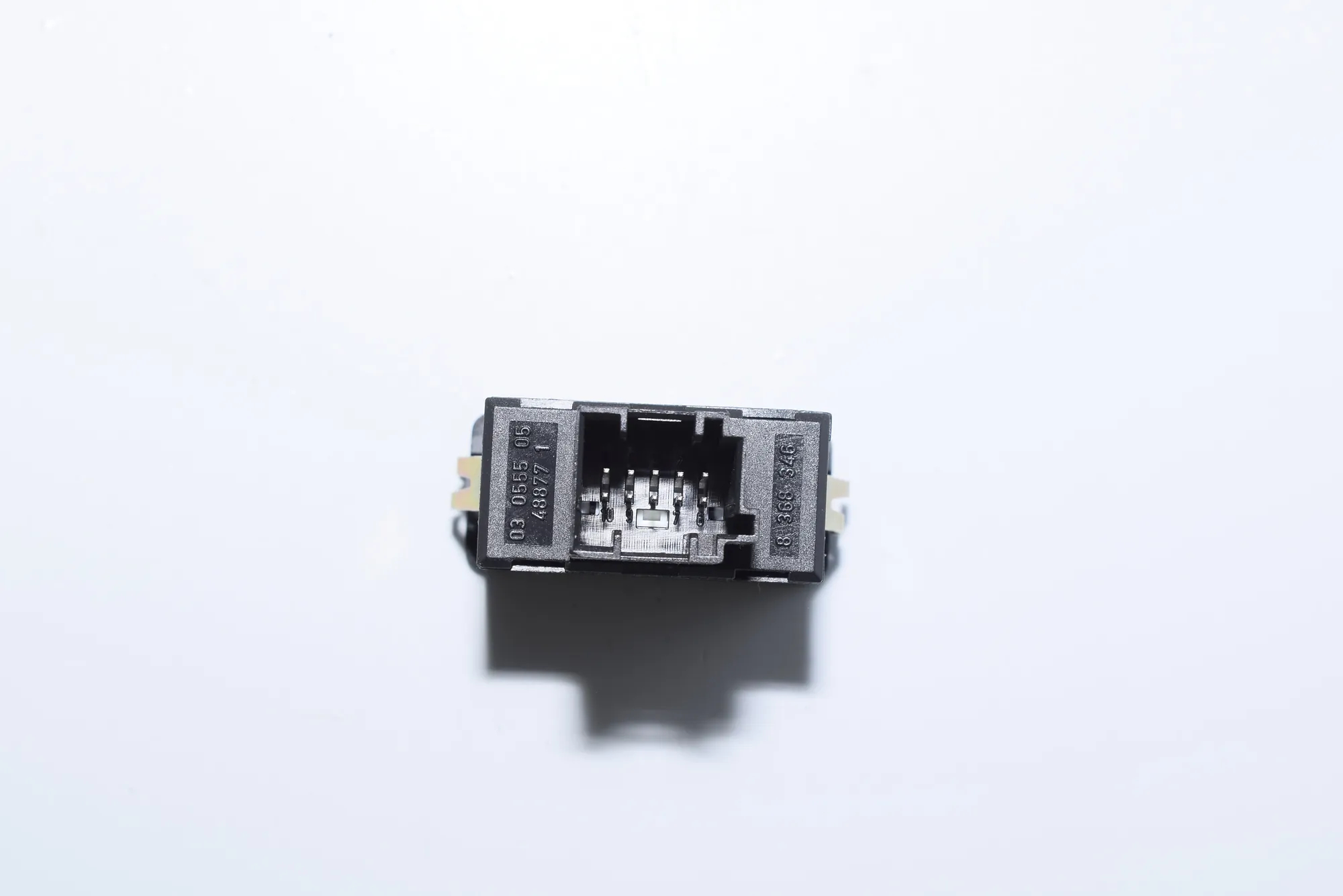 USB/AUX-In Socket Port – OEM 8368346 · BMW X5 (E53) 3.0 i 2003 – 4