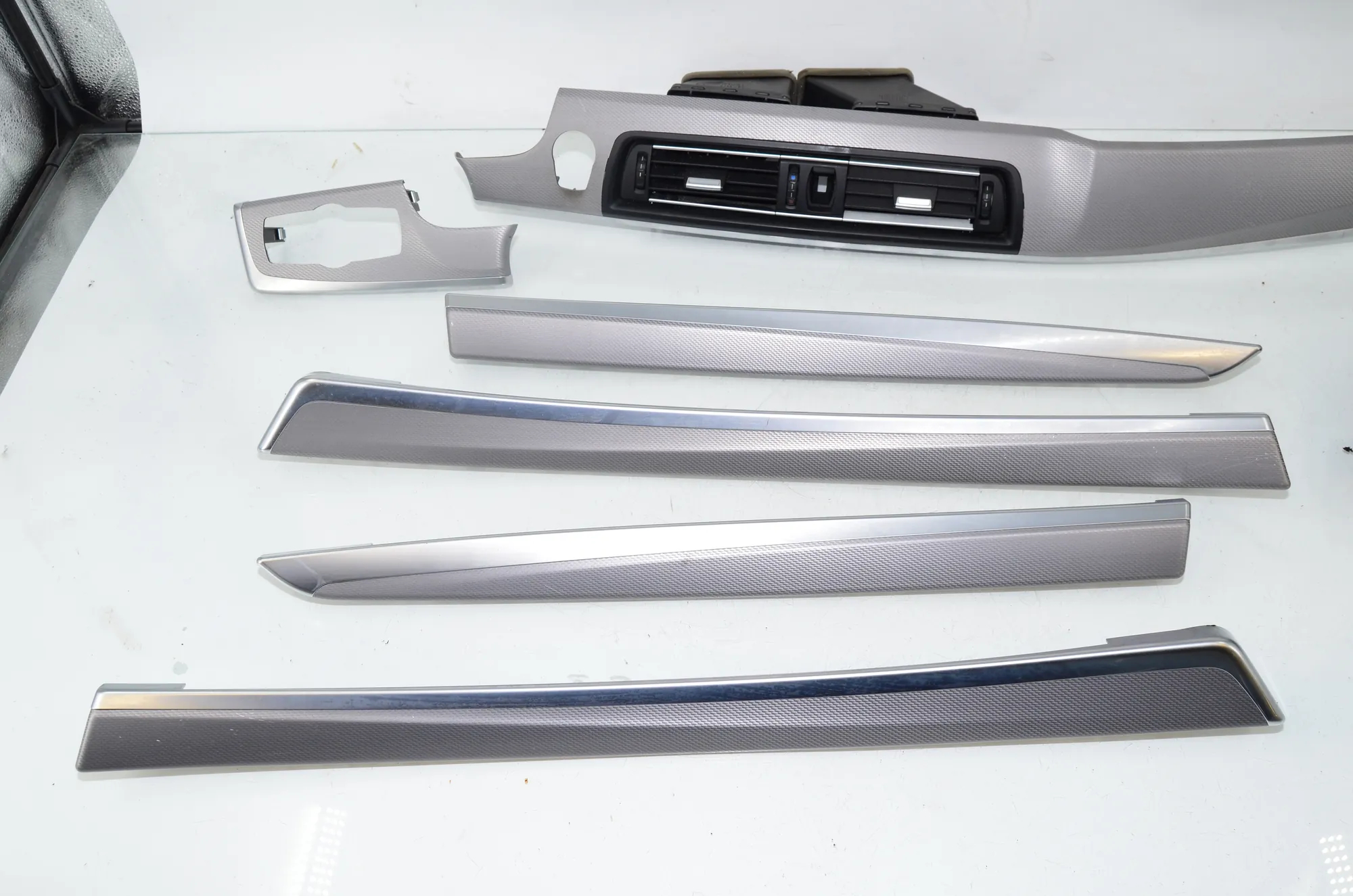 Interior Trim Strips Kit – OEM 8050171 · BMW 5 (F10) 530 d 2014 – 2