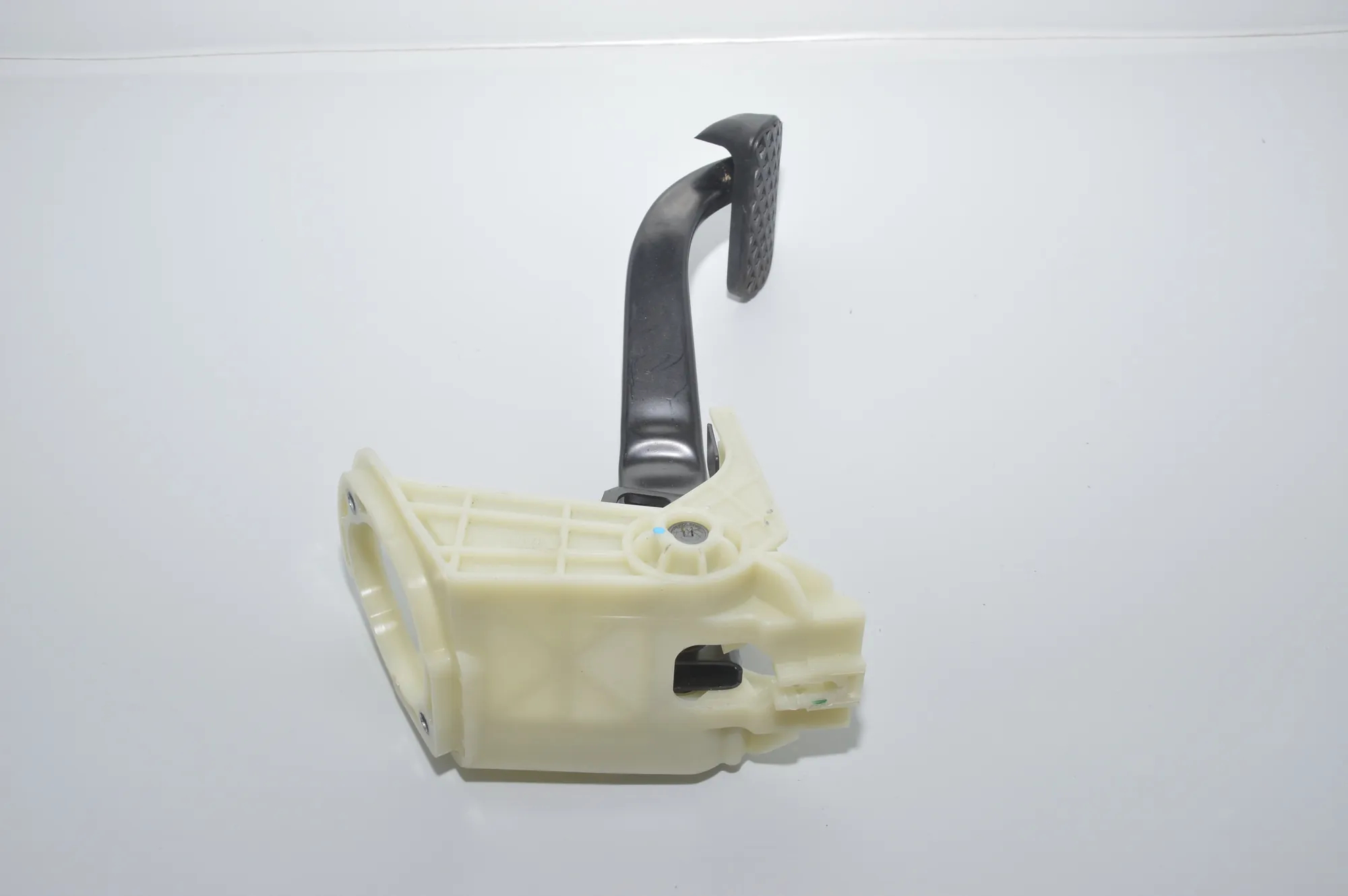 Brake Pedal – OEM 6860647 · BMW 4 Gran Coupe (F36) 430 d 2017 – 6