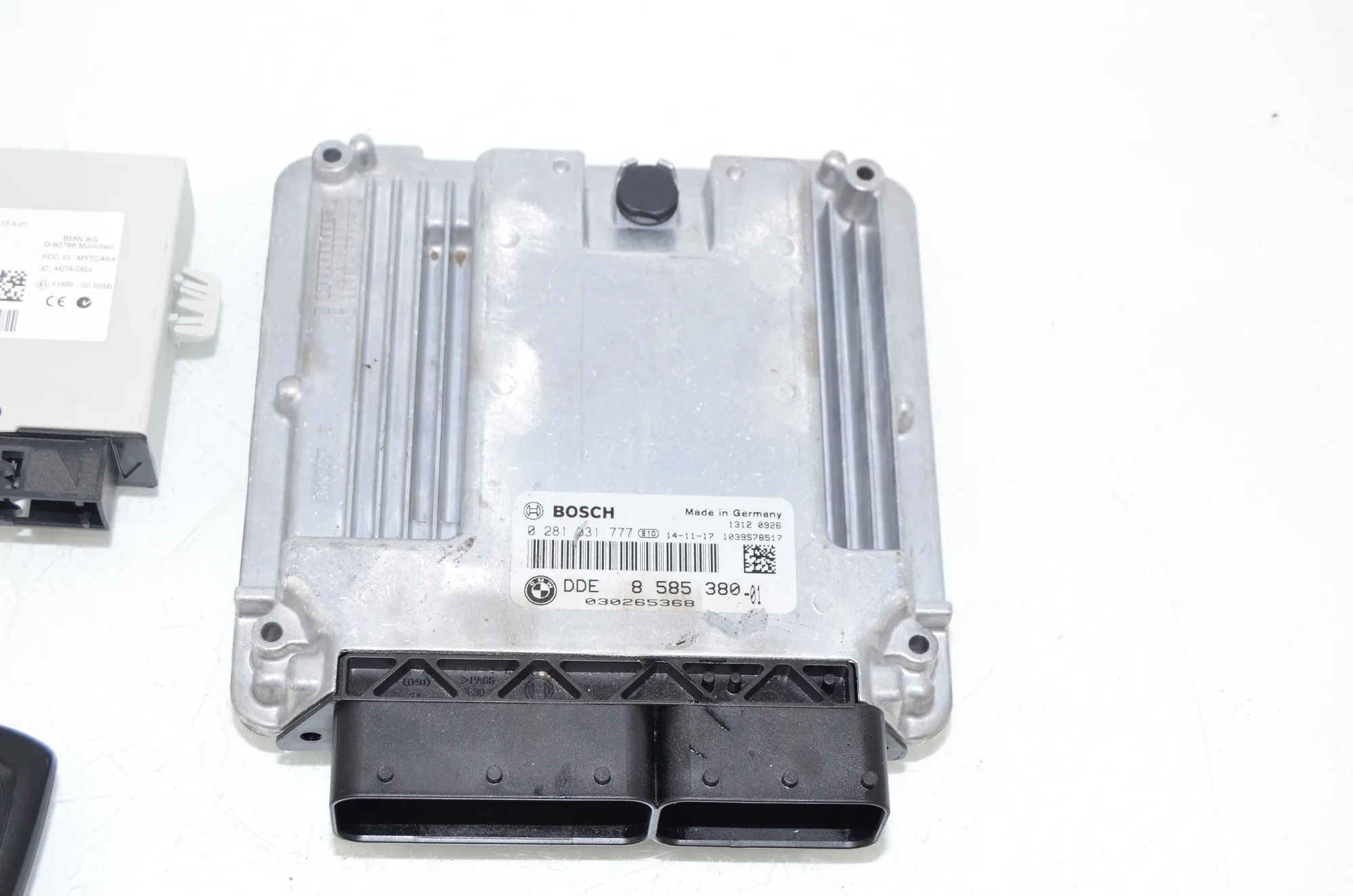 Engine Ignition ECU Set – OEM 8585380 · BMW 5 (F10) 530 d 2014 – 4