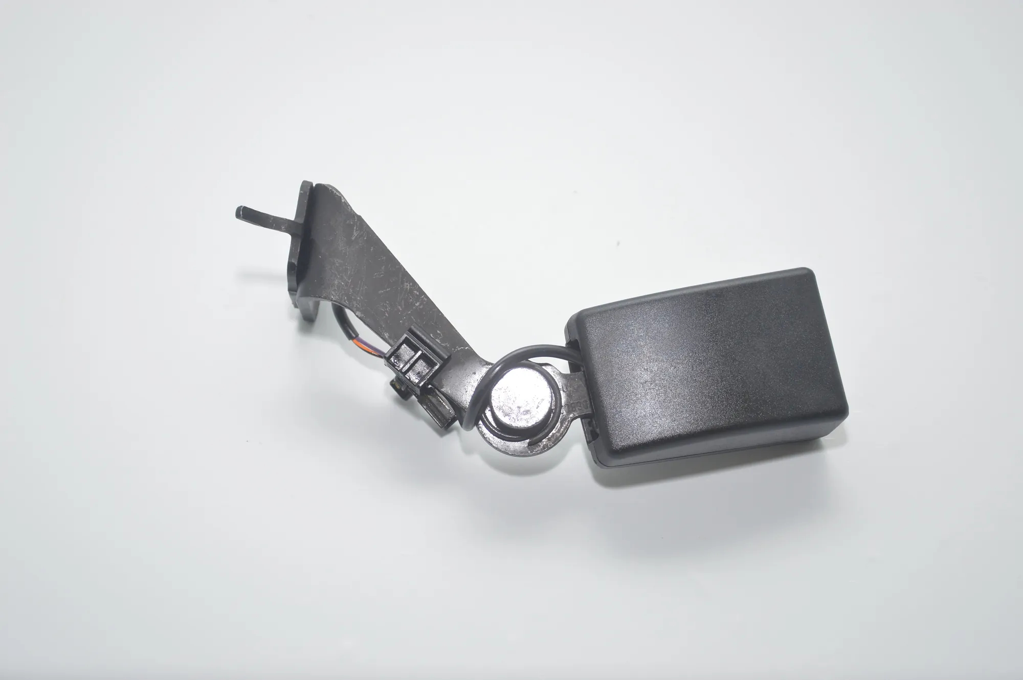 Rear Left Seat Buckle – OEM 7375447 · BMW 4 Gran Coupe (F36) 430 d 2017 – 2