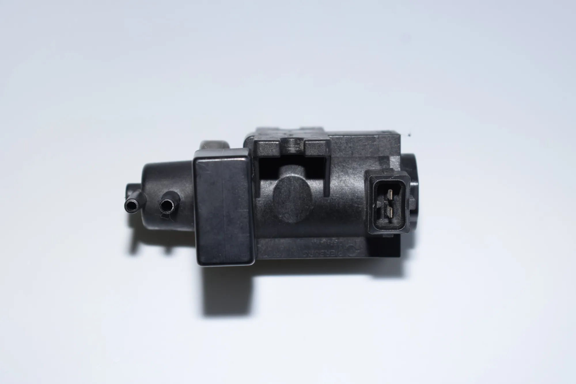 Solenoid Valve – OEM 2247906 · BMW 5 (E39) BMW 5 (E39) 1995 – 3