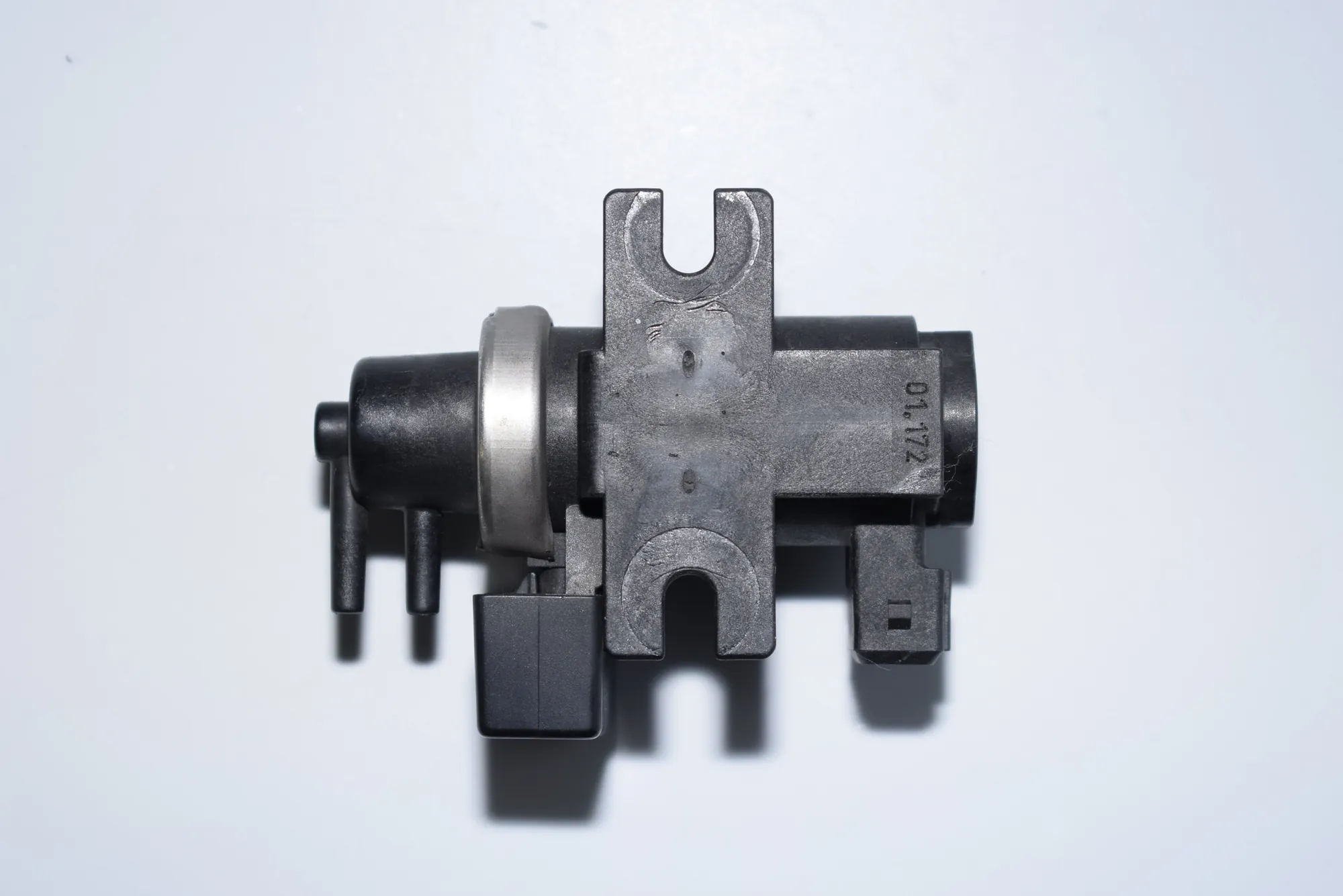 Solenoid Valve – OEM 2247906 · BMW 5 (E39) BMW 5 (E39) 1995 – 2