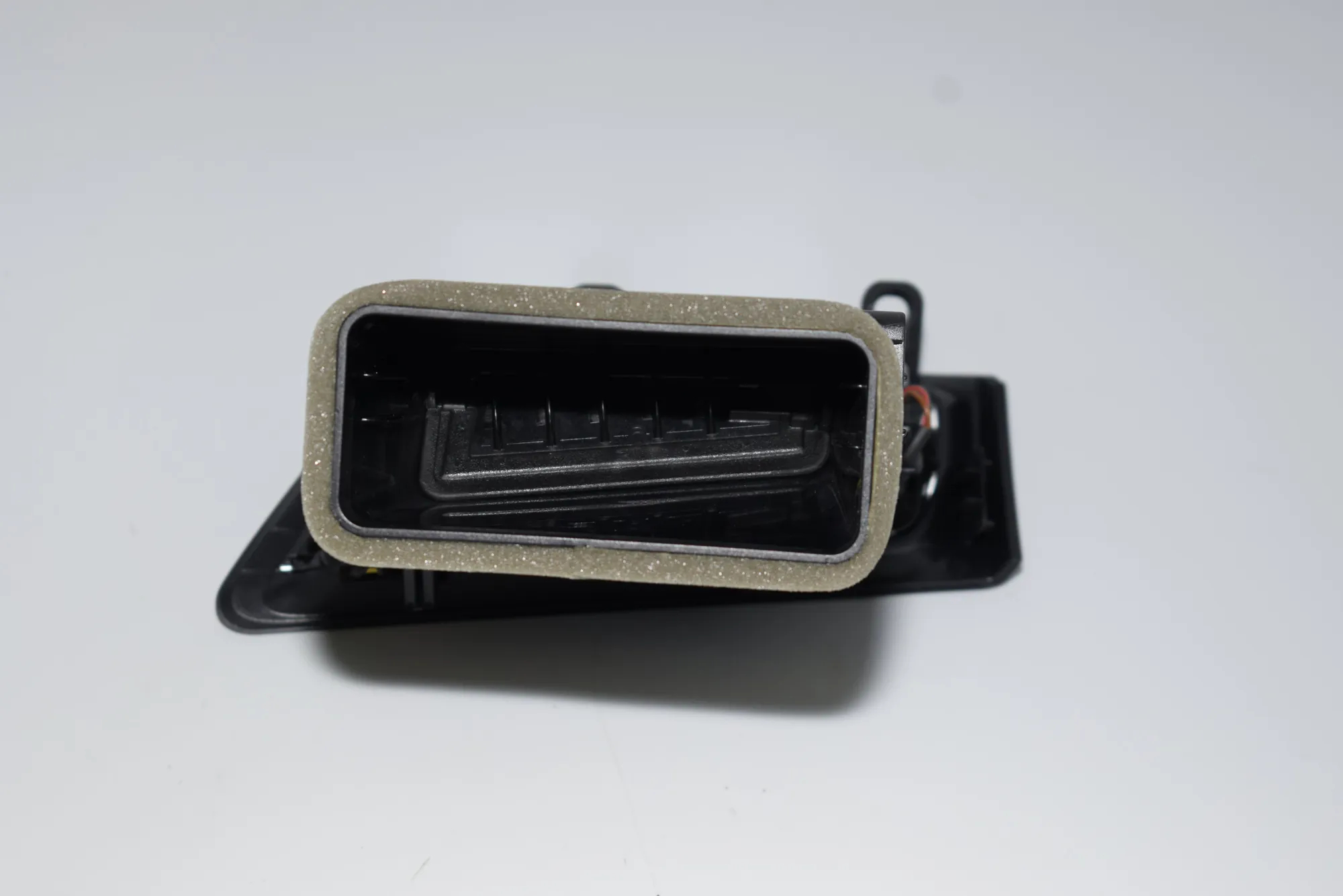 Dashboard Air Vents – OEM 9112150 · BMW 7 (F01, F02) BMW 7 (F01, F02) 2008 – 6