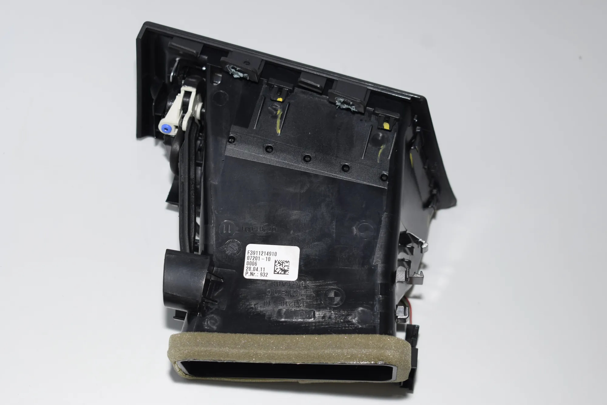 Dashboard Air Vents – OEM 9112149 · BMW 7 (F01, F02) BMW 7 (F01, F02) 2011 – 2