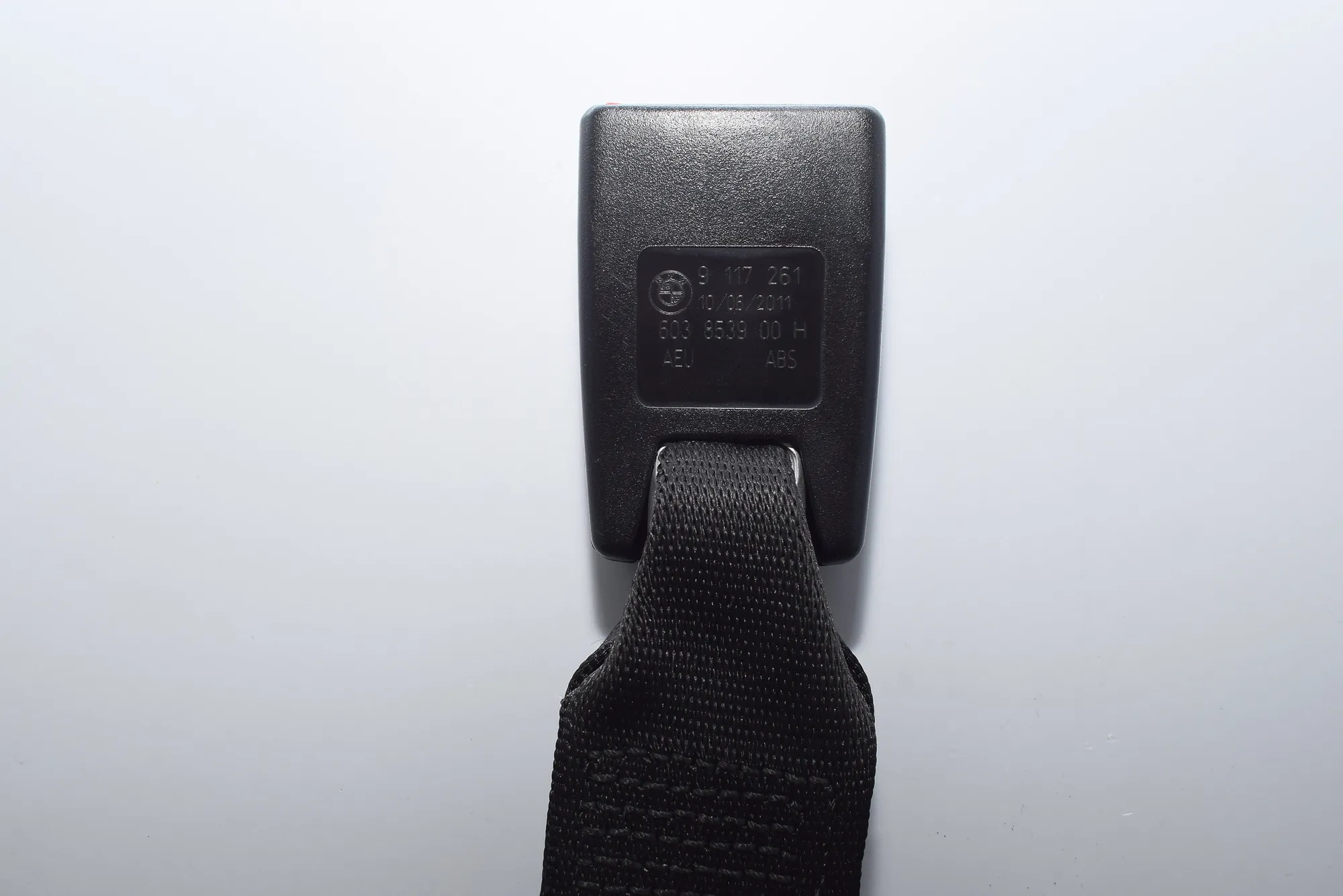 Rear Left Seat Buckle – OEM 9117261 · BMW 1 (E87) BMW 1 (E87) 2011 – 3