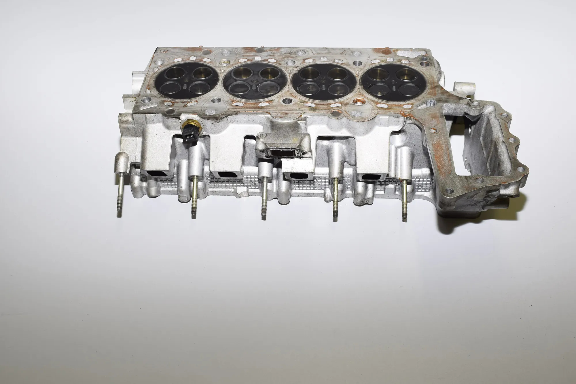 Engine Cylinder Head – OEM 7785876 · BMW 3 (E90) BMW 3 (E90) 320 d 2005