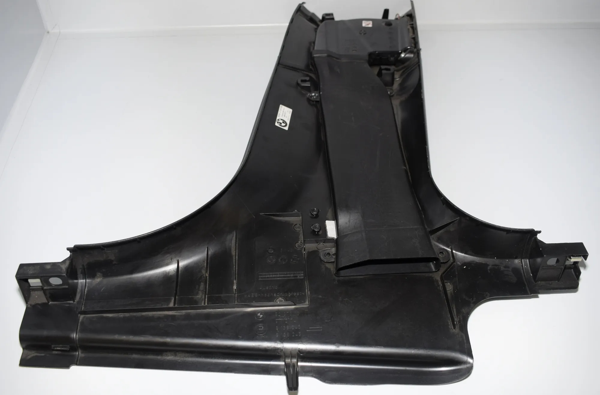 Left Side B Pillar Trim – OEM 9112741 · BMW 7 (F01, F02) BMW 7 (F01, F02) 2011 – 5