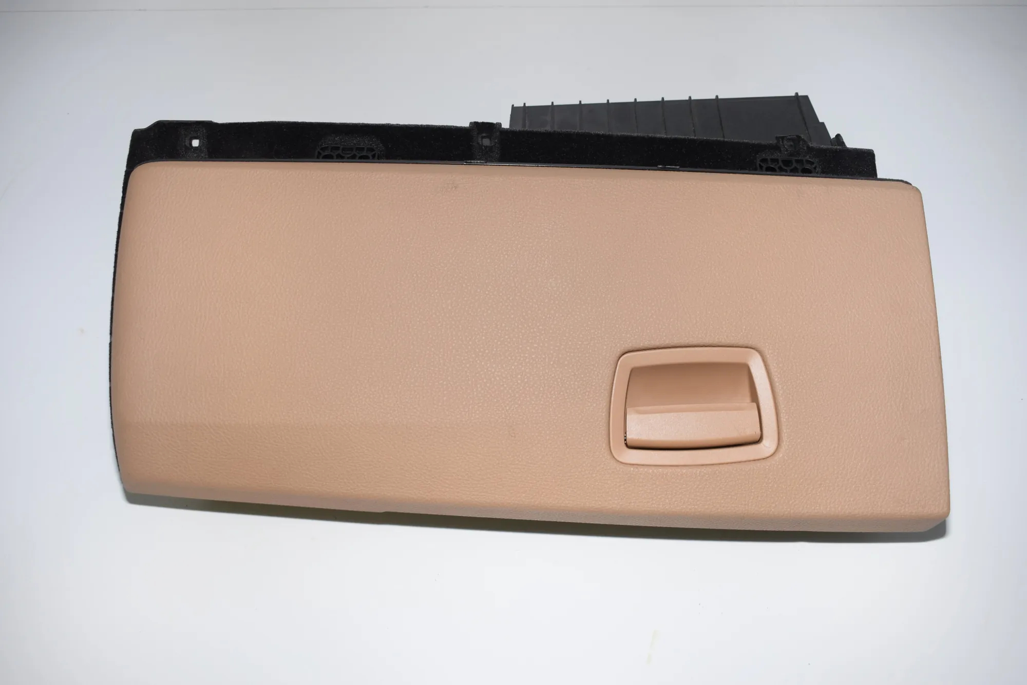 Glove Compartment – OEM 9112164 · BMW 7 (F01, F02) BMW 7 (F01, F02) 2009