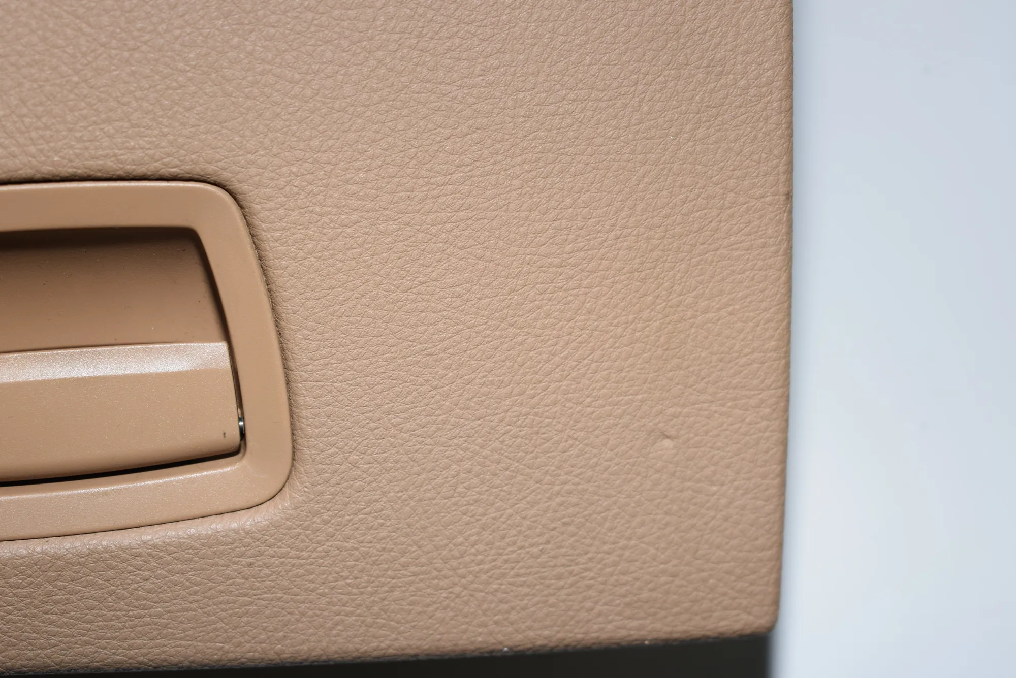 Glove Compartment – OEM 9112164 · BMW 7 (F01, F02) BMW 7 (F01, F02) 2009 – 9
