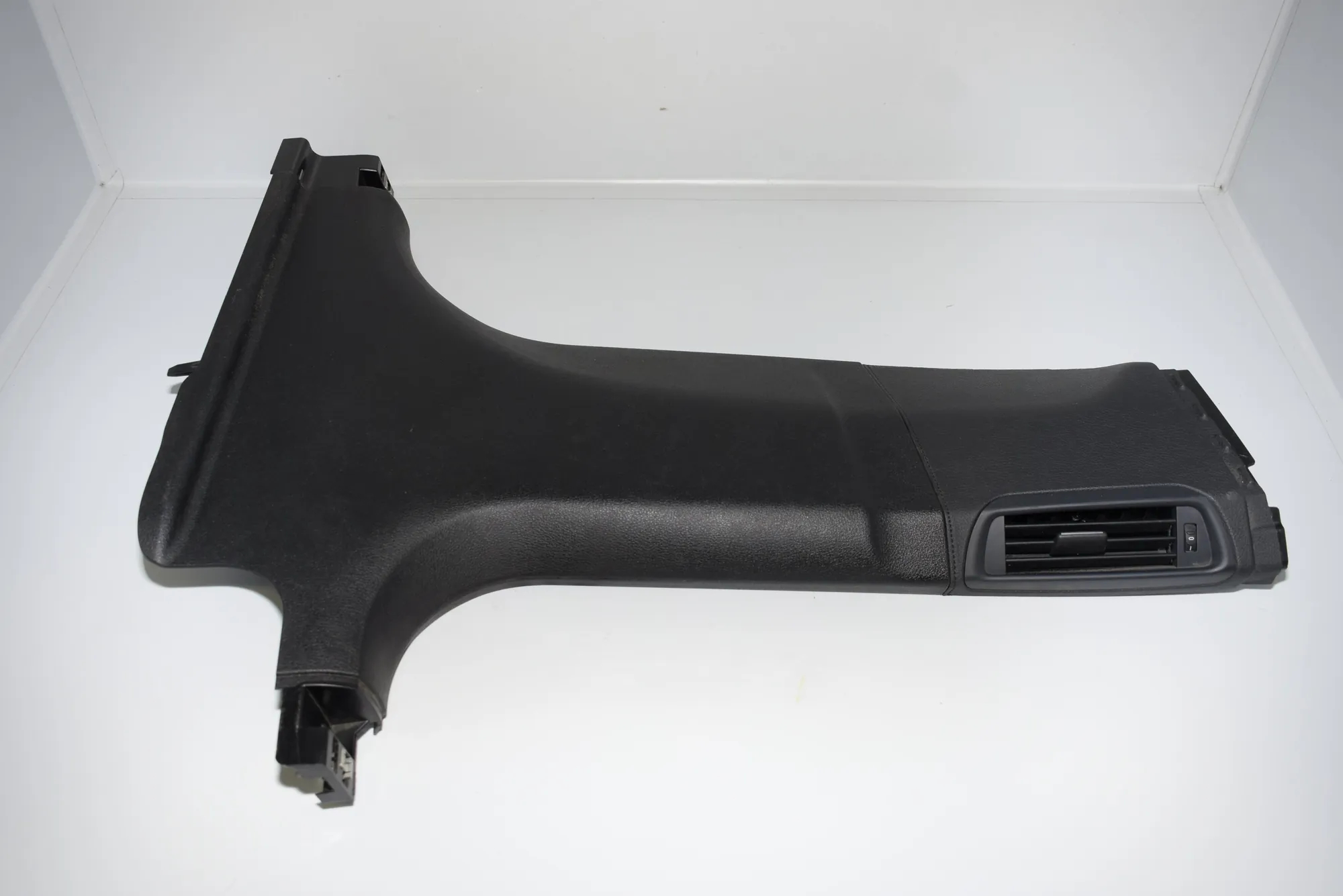 Right Side B Pillar Trim – OEM 9113794 · BMW 7 (F01, F02) BMW 7 (F01, F02) 2011 – 5