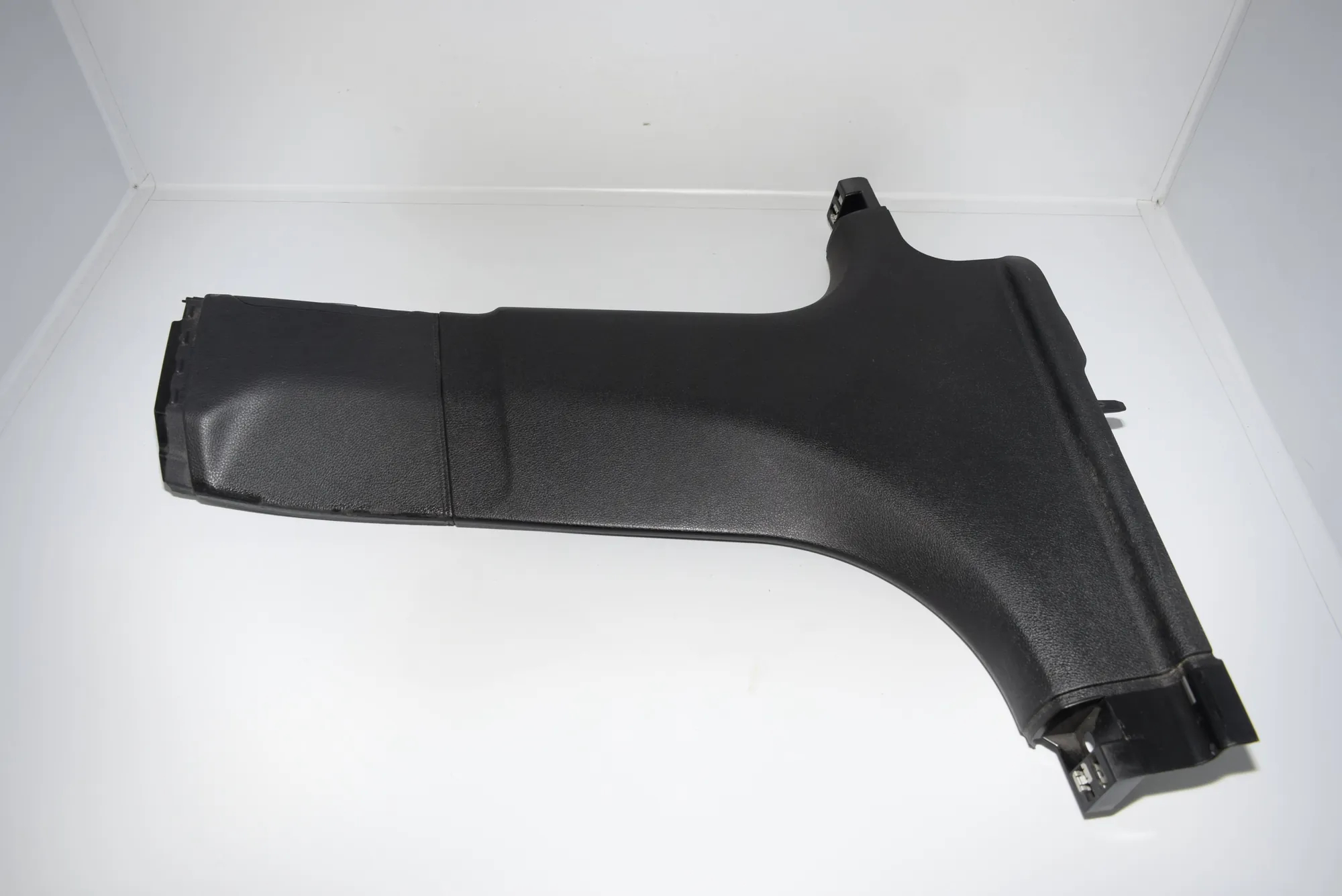 Right Side B Pillar Trim – OEM 9113794 · BMW 7 (F01, F02) BMW 7 (F01, F02) 2011 – 3