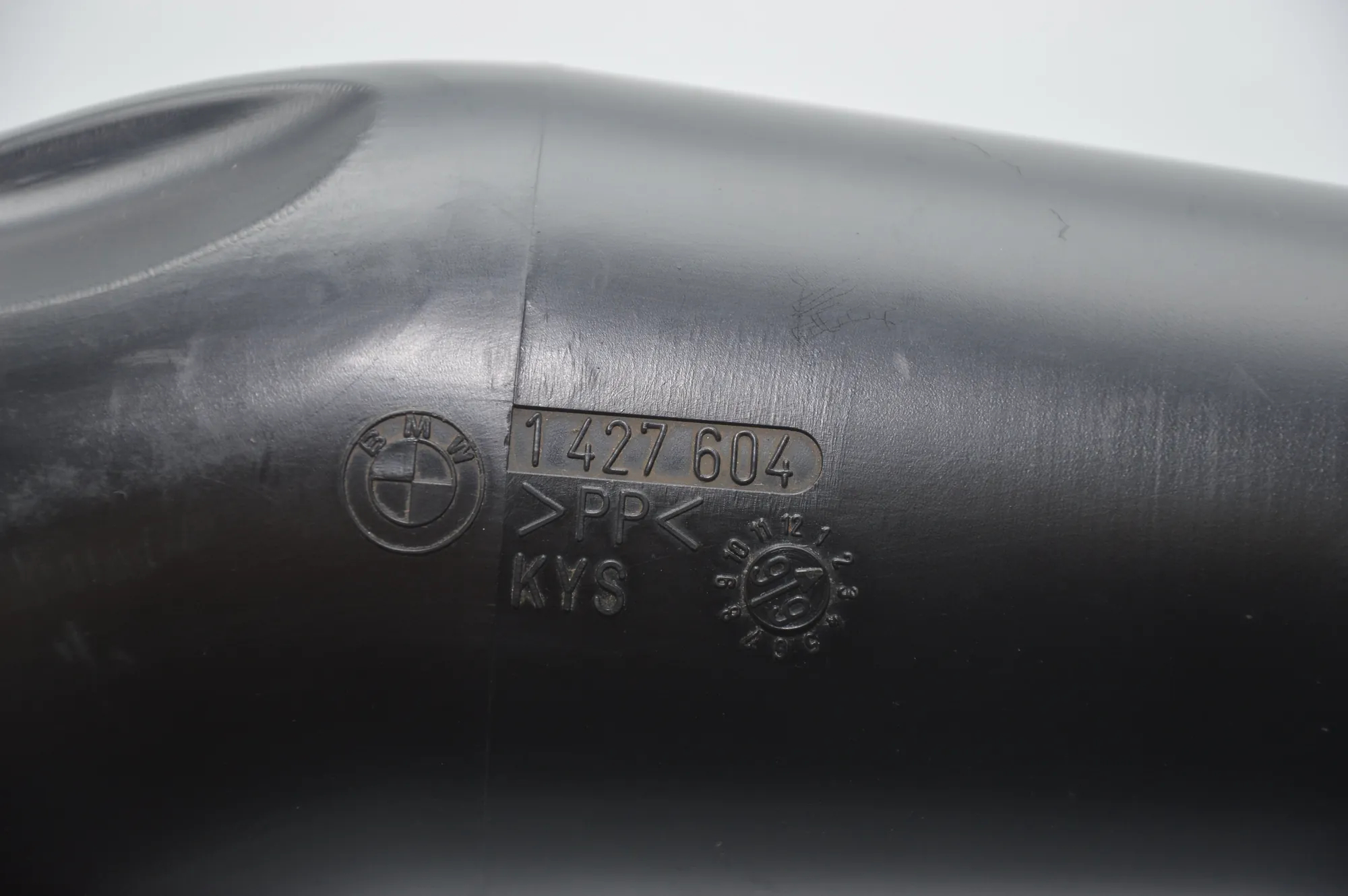 Pipe Hose – OEM 1427604 · BMW 7 (E38) BMW 7 (E38) 2001 – 4