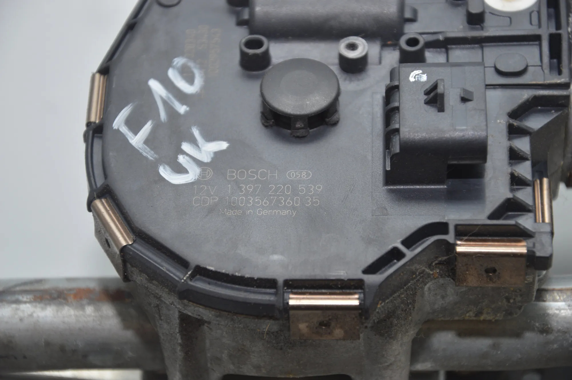 Front Windshield Wiper Mechanism – OEM 7272452 · BMW 5 (F10) BMW 5 (F10) 2010 – 7