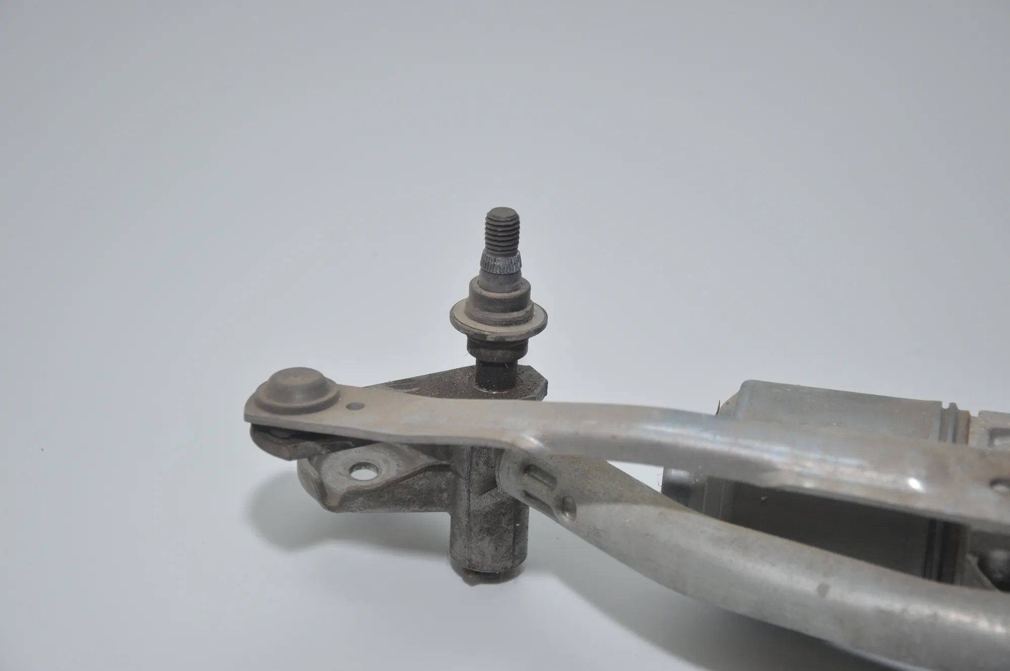 Front Windshield Wiper Mechanism – OEM 7272452 · BMW 5 (F10) BMW 5 (F10) 2010 – 3