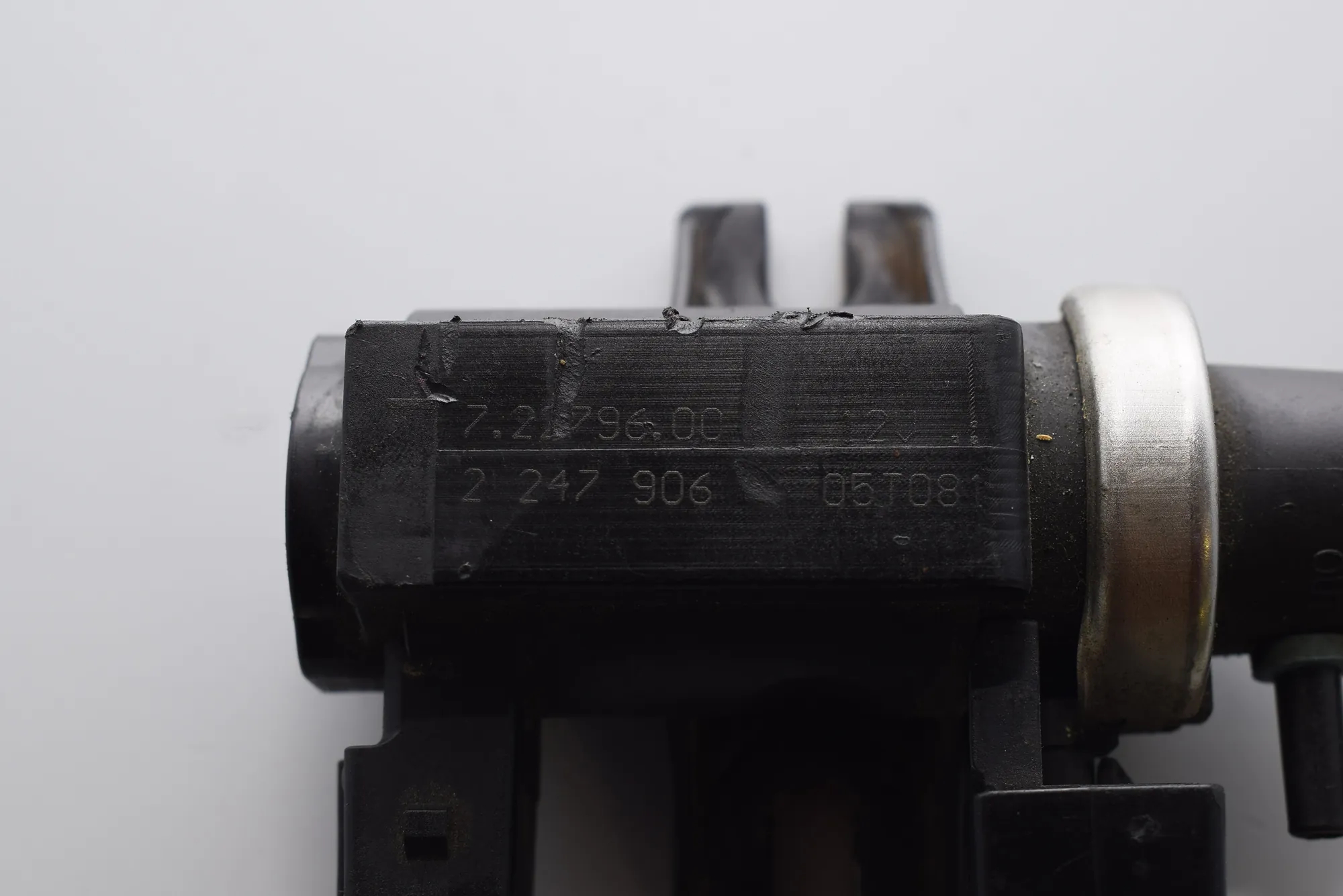 Solenoid Valve – OEM 2247906 · BMW 5 (E39) BMW 5 (E39) 530 d 2002 – 3
